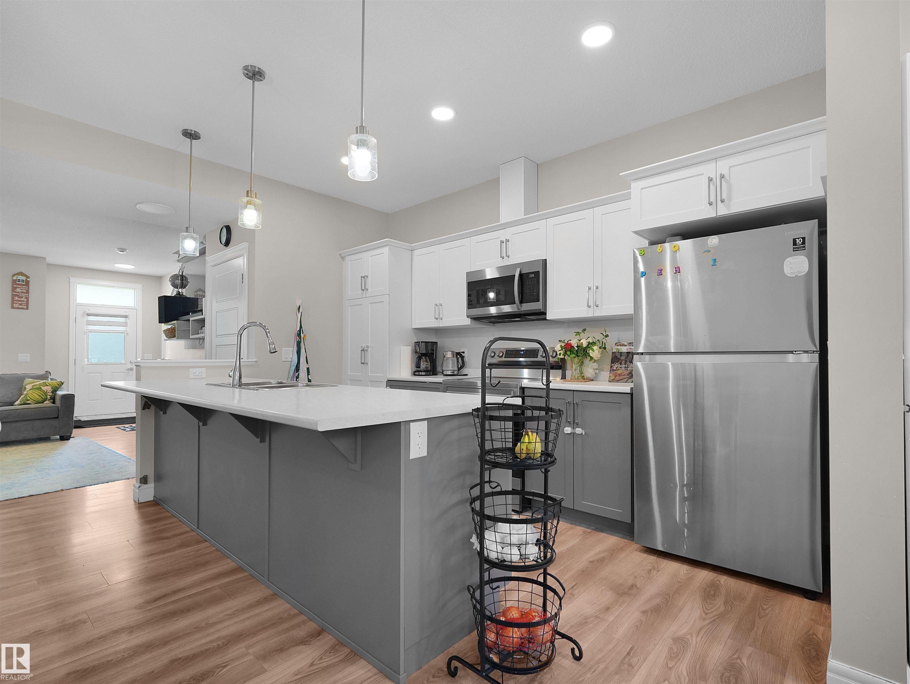 Kitchen - #30 4137 76 St Nw, Edmonton, AB