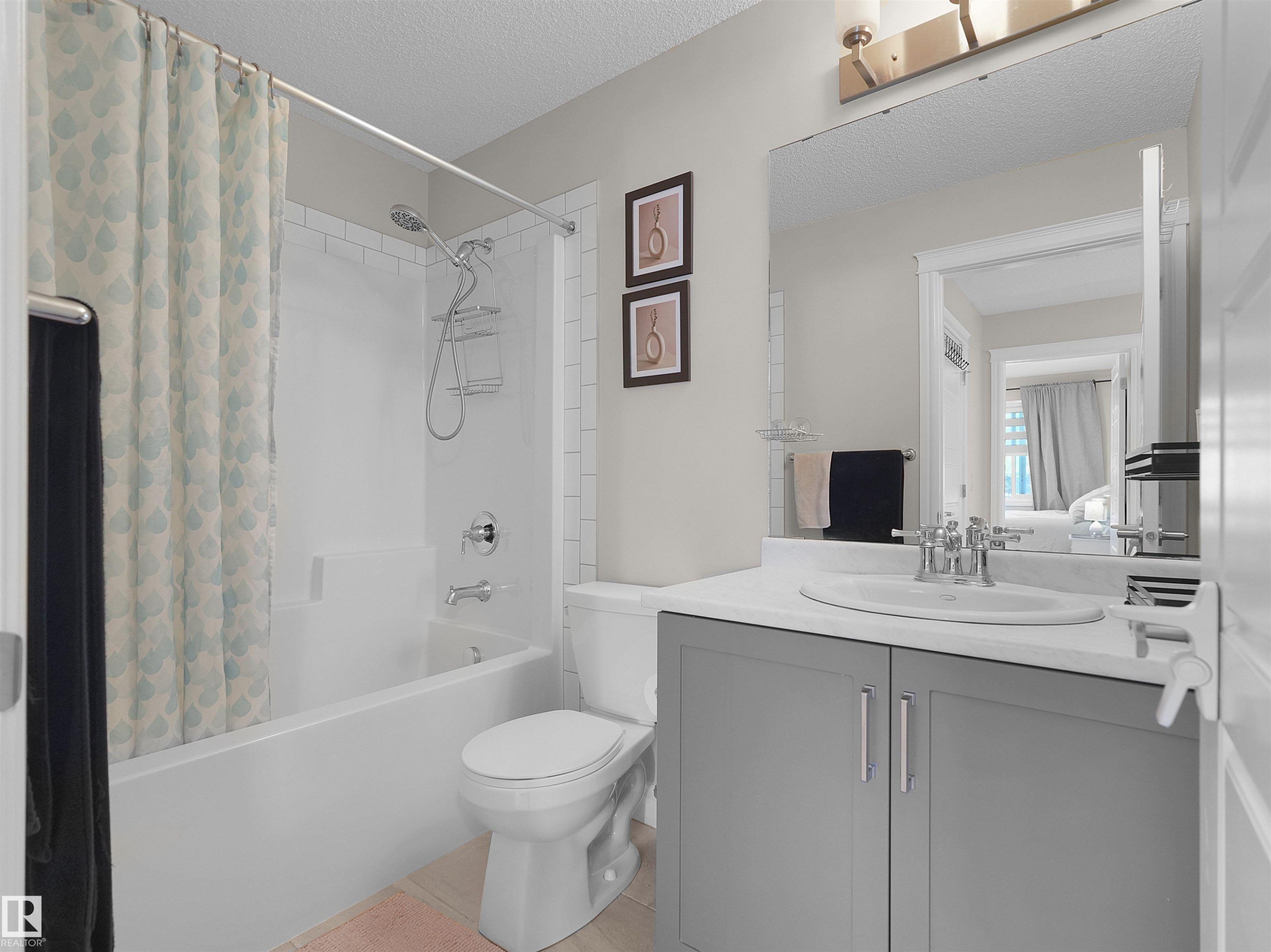 Bathroom - #30 4137 76 St Nw, Edmonton, AB