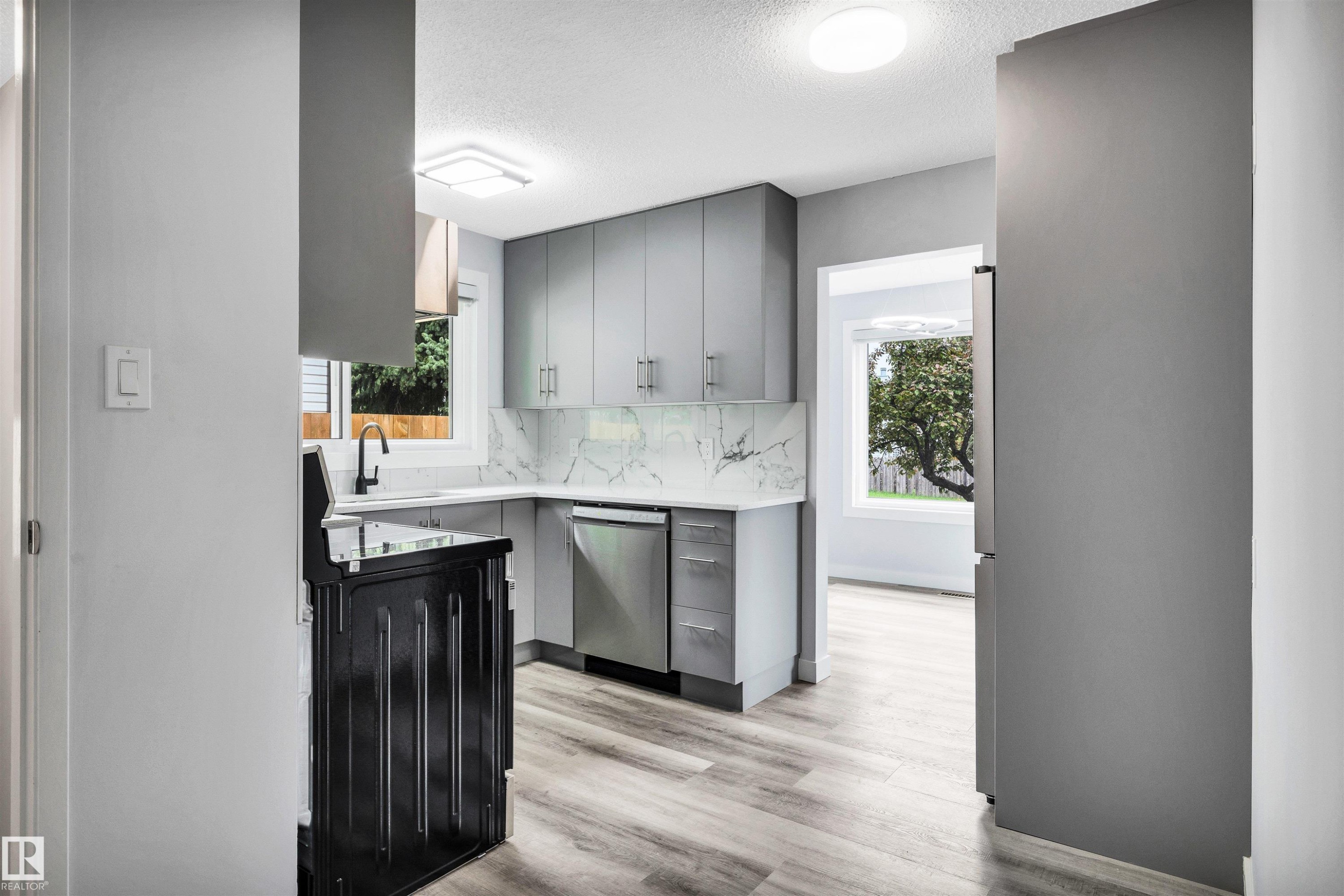 14208 51 Street, Edmonton, AB