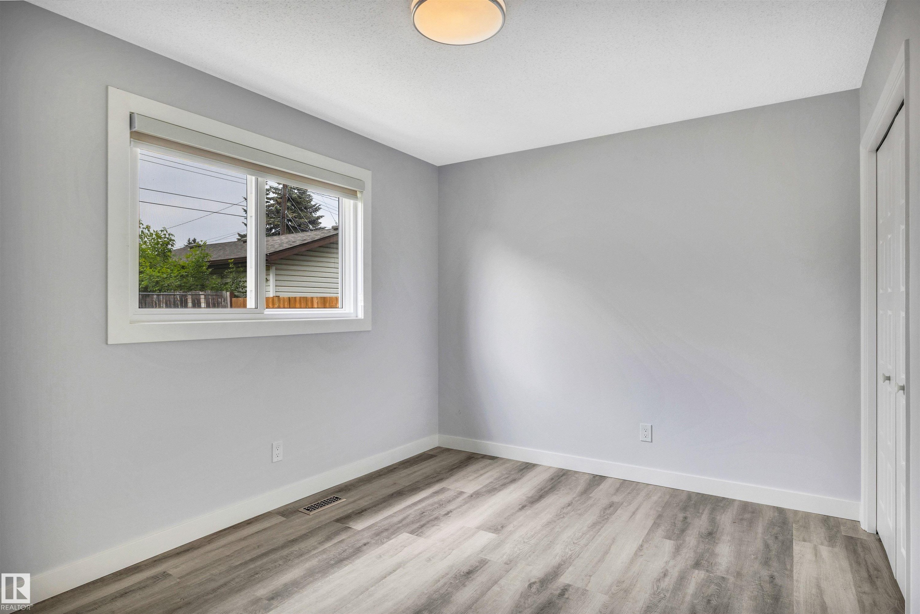 14208 51 Street, Edmonton, AB