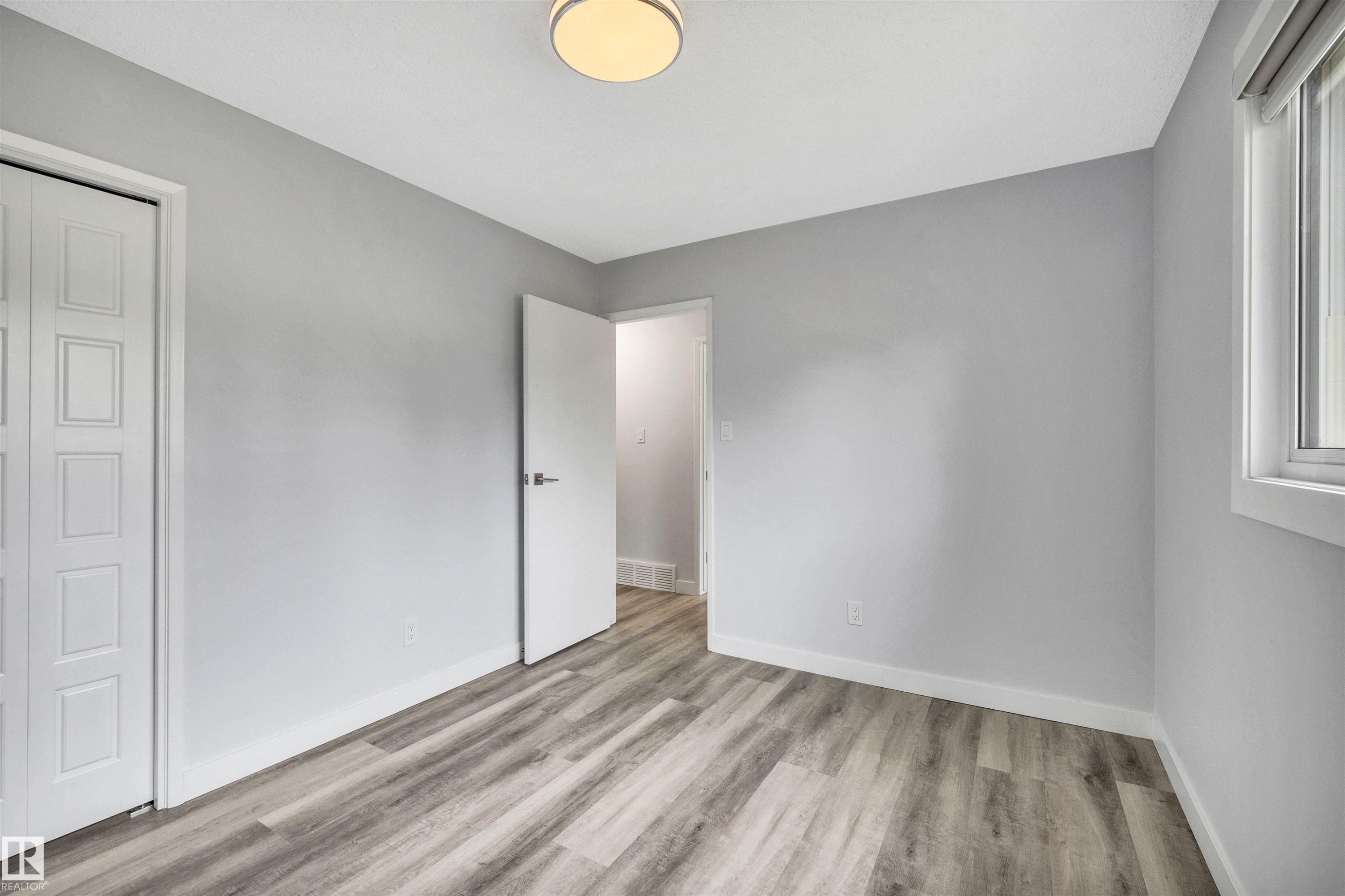 14208 51 Street, Edmonton, AB