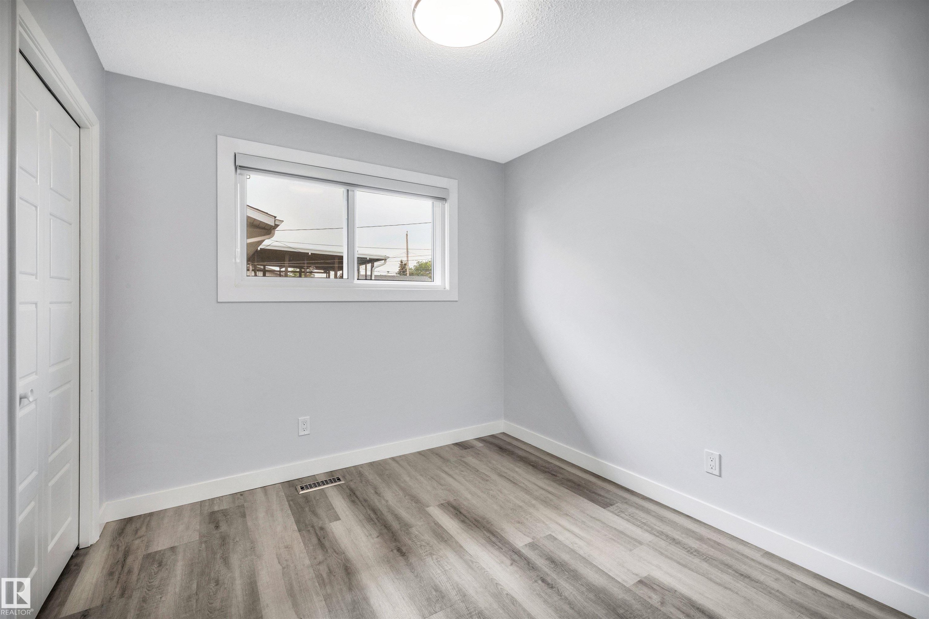 14208 51 Street, Edmonton, AB