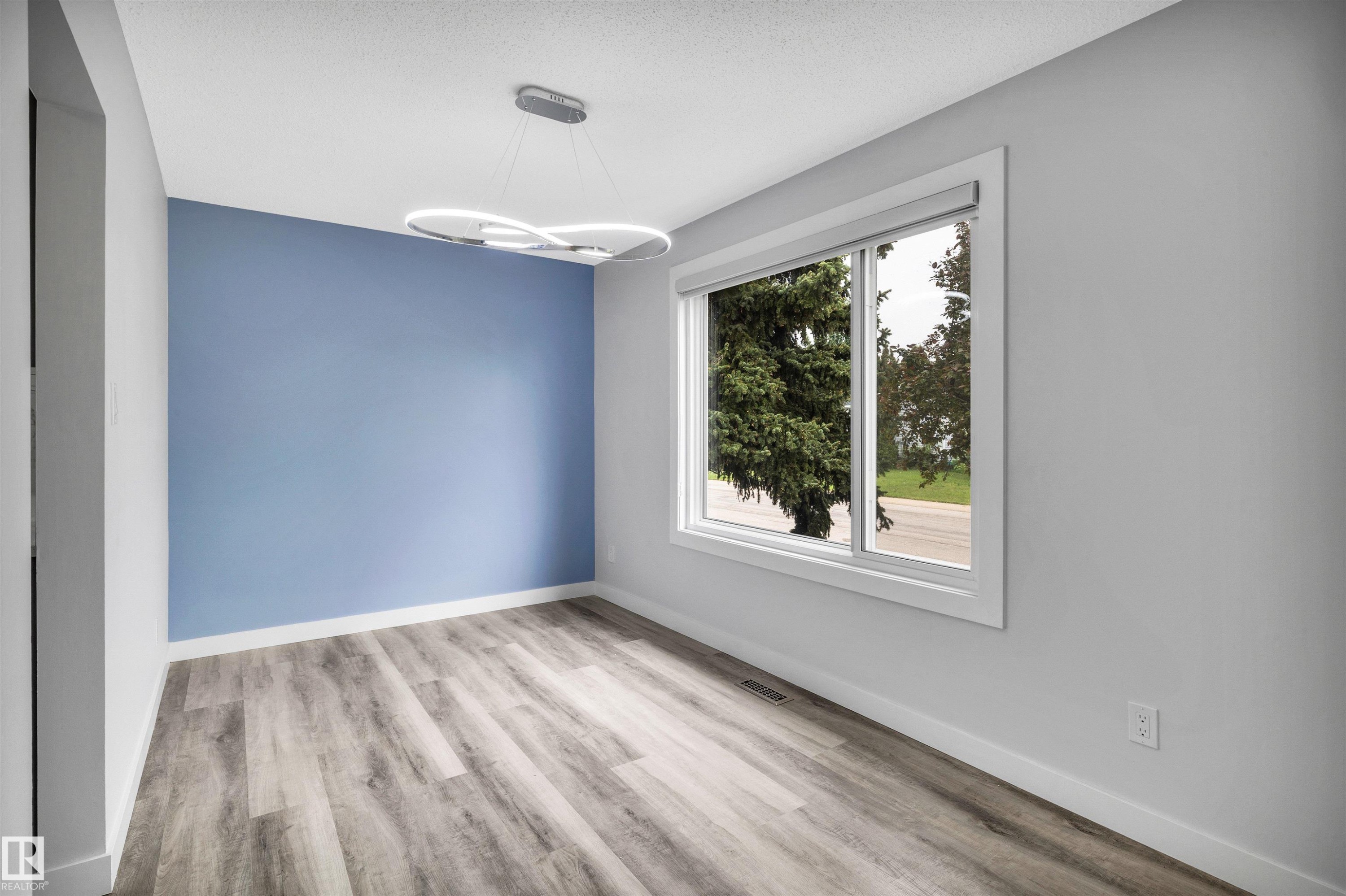14208 51 Street, Edmonton, AB