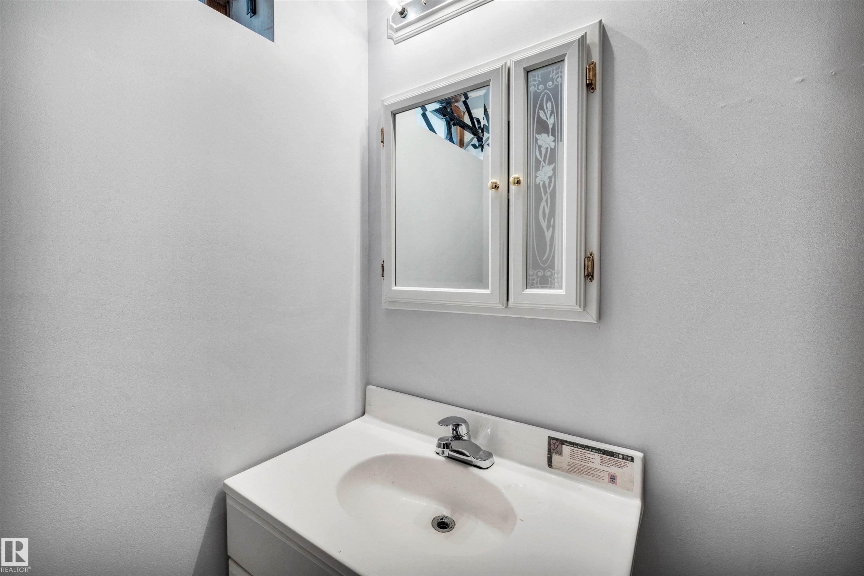 14208 51 Street, Edmonton, AB