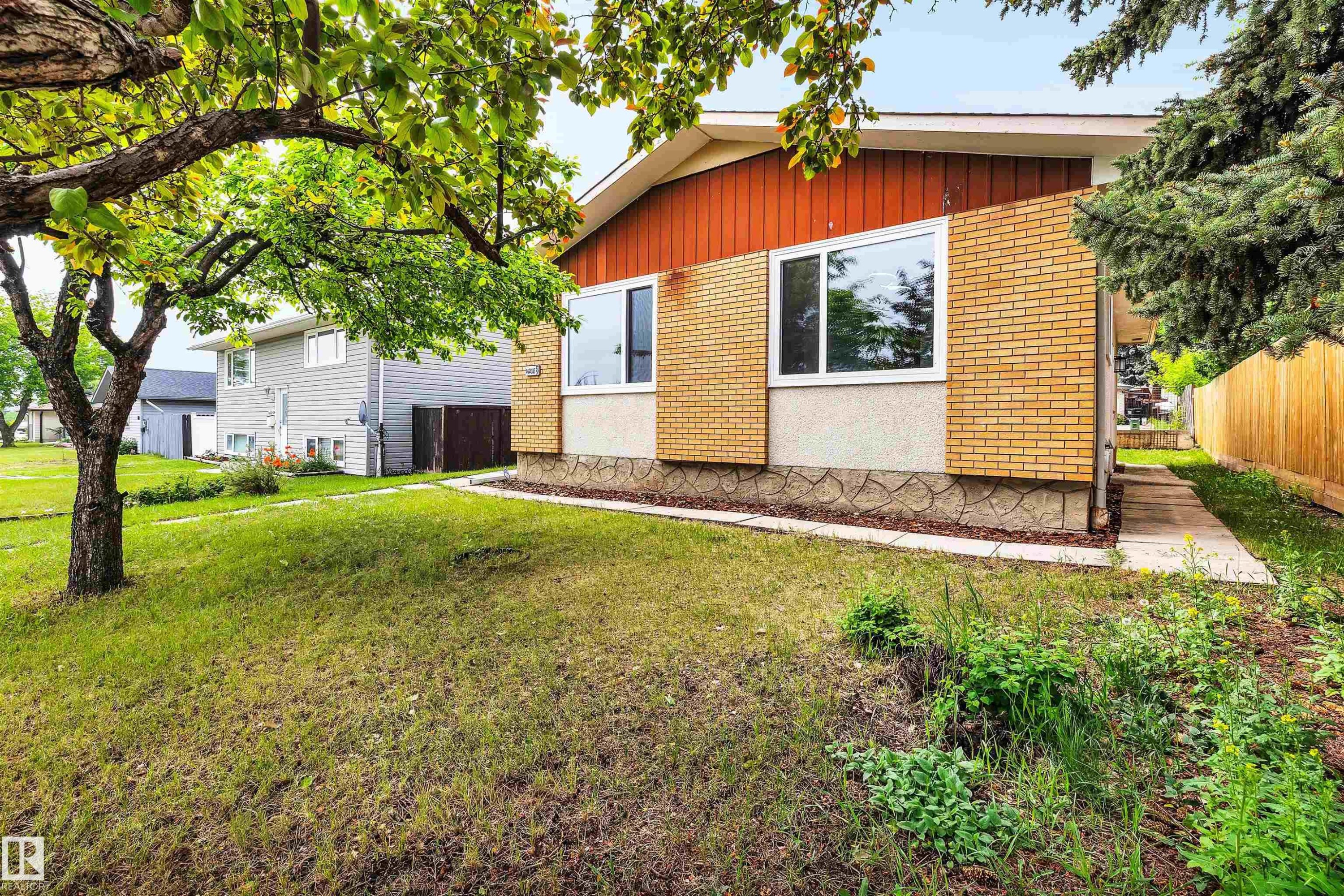14208 51 Street, Edmonton, AB