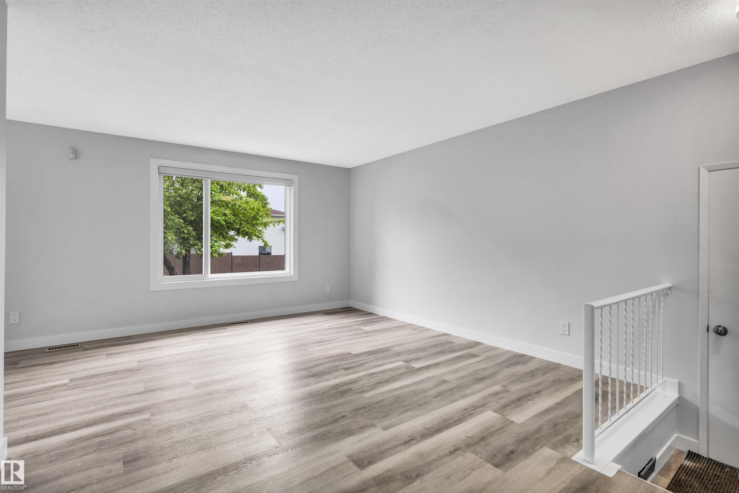 14208 51 Street, Edmonton, AB