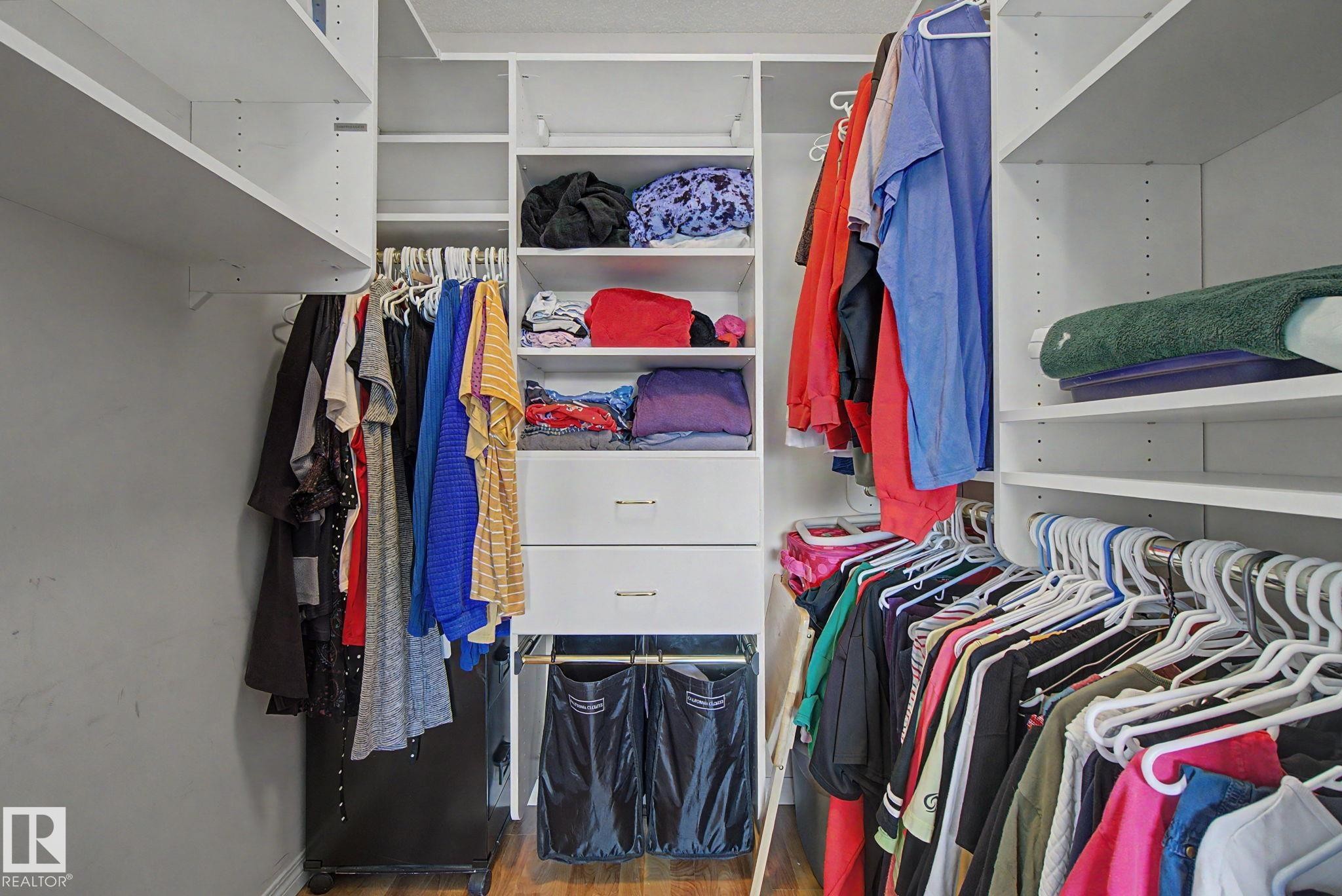 3203 23 Street Nw, Edmonton, AB - Indoor With Storage