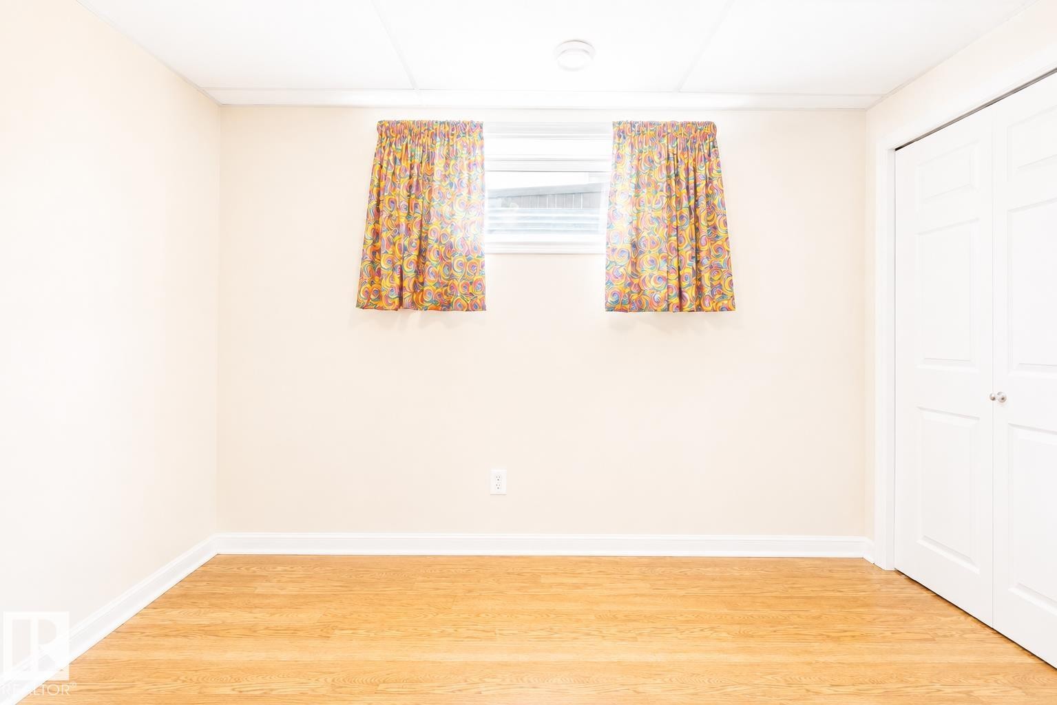 3203 23 Street Nw, Edmonton, AB - Indoor Photo Showing Other Room