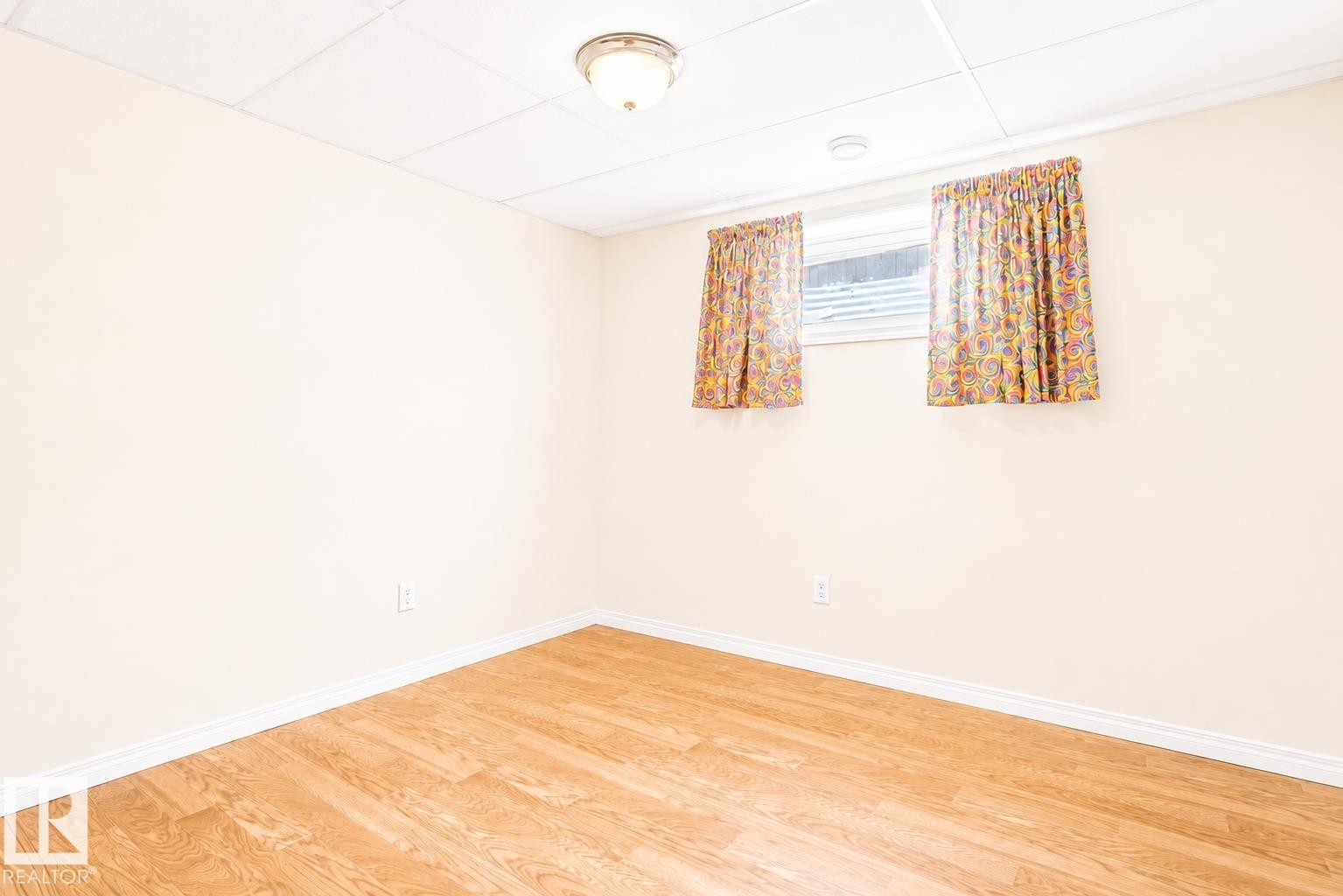 3203 23 Street Nw, Edmonton, AB - Indoor Photo Showing Other Room