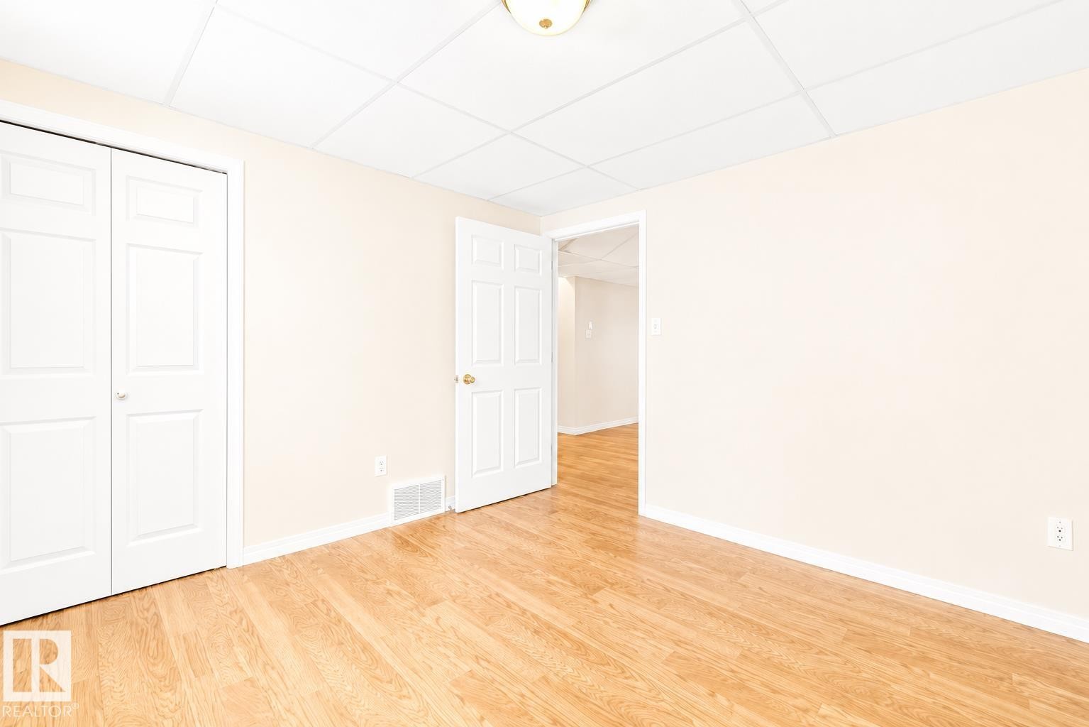 3203 23 Street Nw, Edmonton, AB - Indoor Photo Showing Other Room