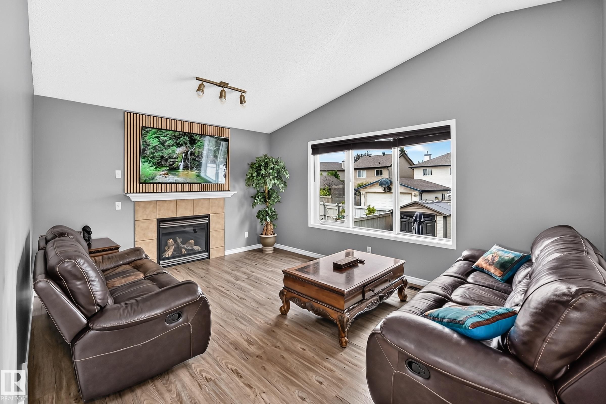 312 Gibb Close Nw, Edmonton, AB - Indoor Photo Showing Living Room With Fireplace