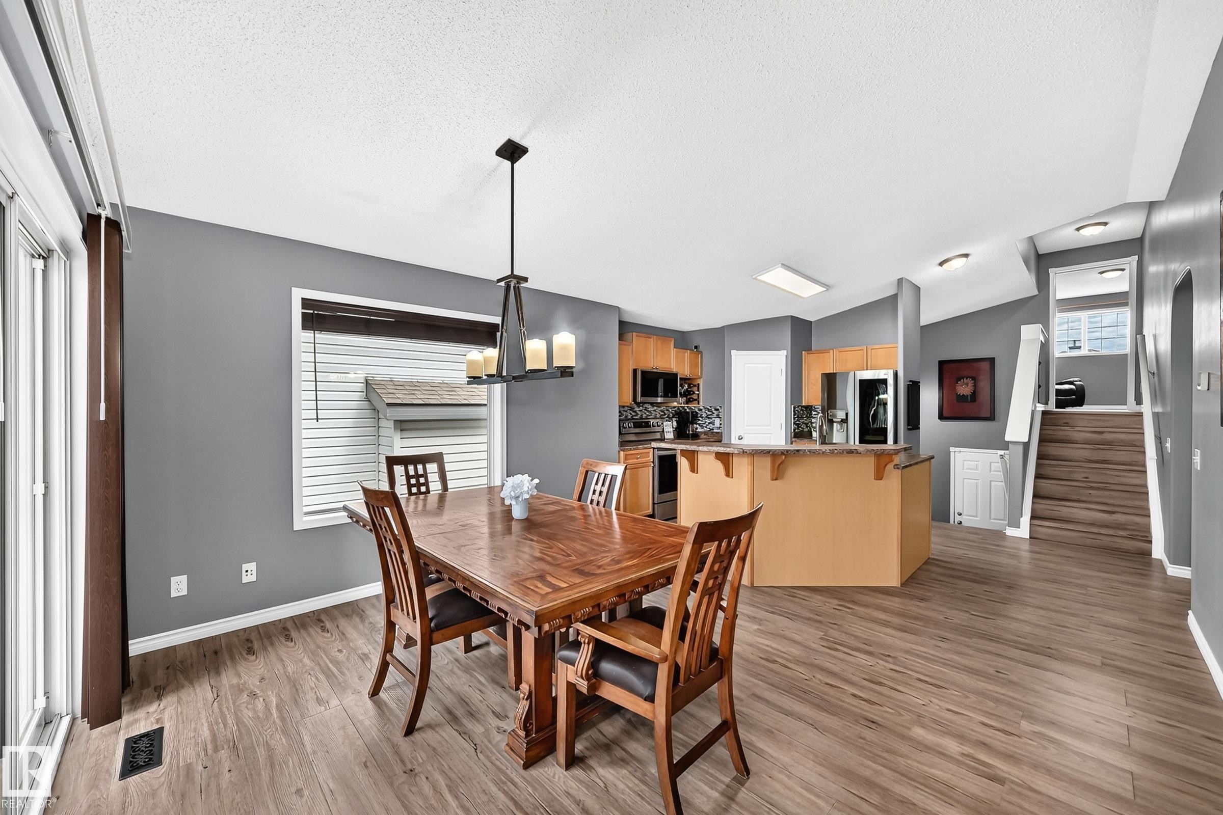 312 Gibb Close Nw, Edmonton, AB - Indoor Photo Showing Dining Room