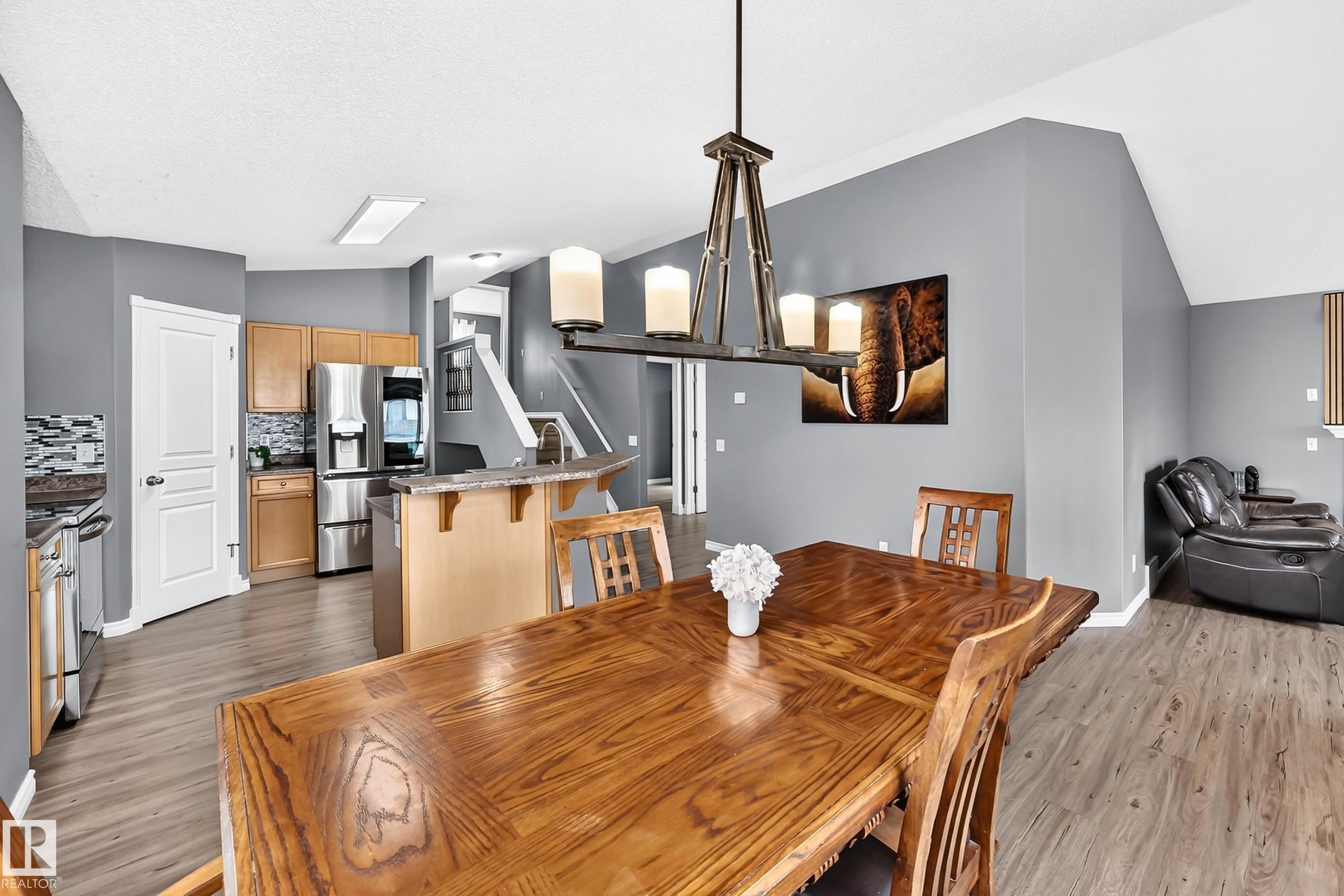 312 Gibb Close Nw, Edmonton, AB - Indoor Photo Showing Other Room