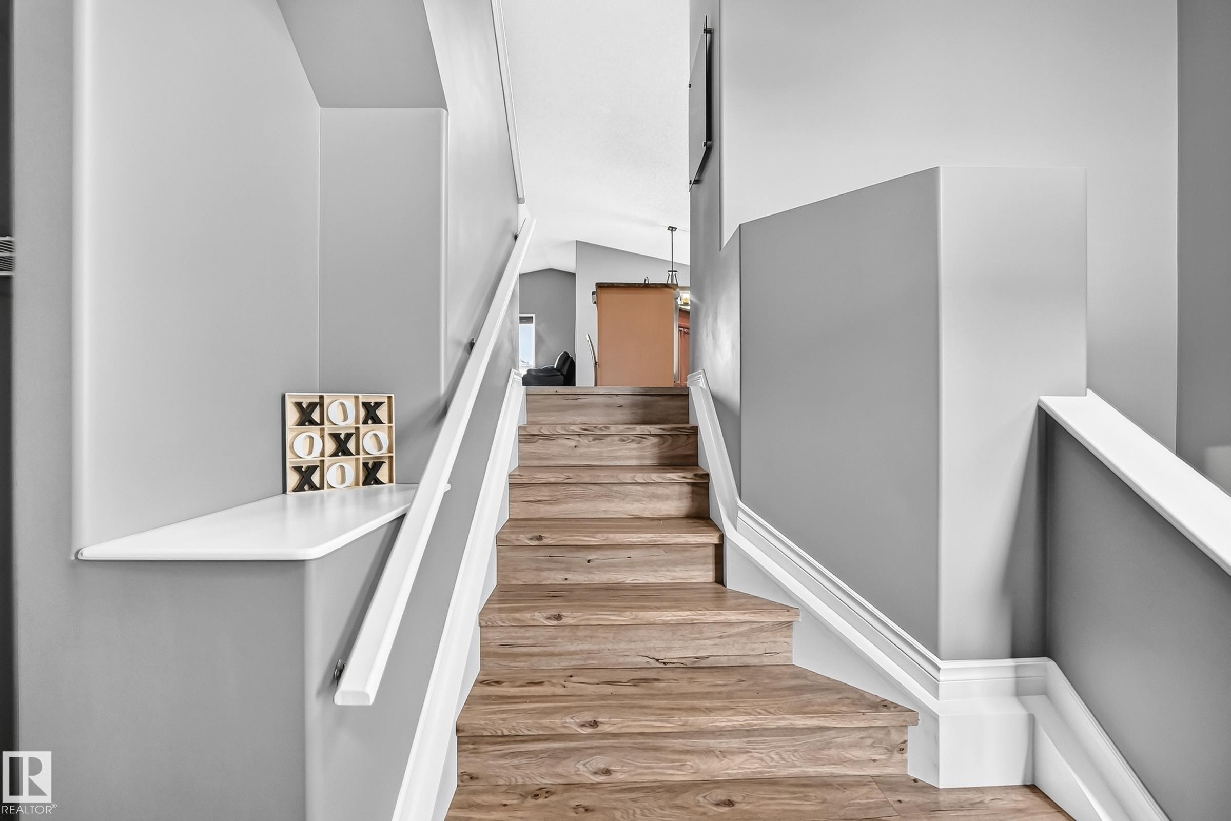 312 Gibb Close Nw, Edmonton, AB - Indoor Photo Showing Other Room