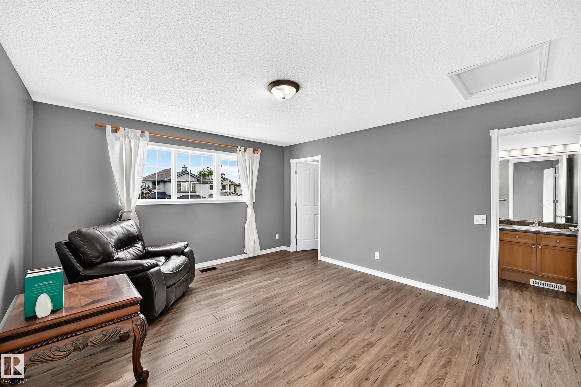 312 Gibb Close Nw, Edmonton, AB - Indoor