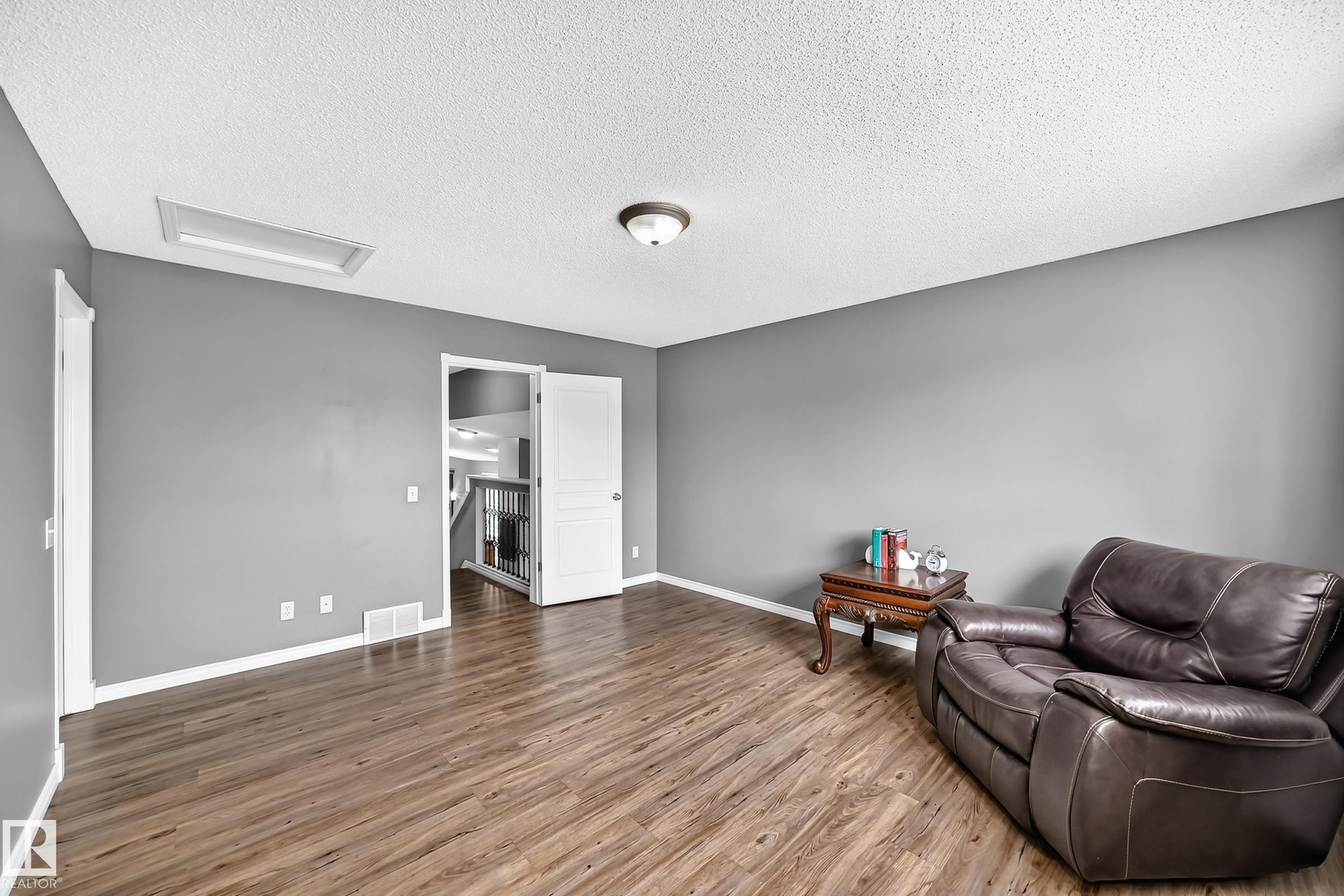 312 Gibb Close Nw, Edmonton, AB - Indoor