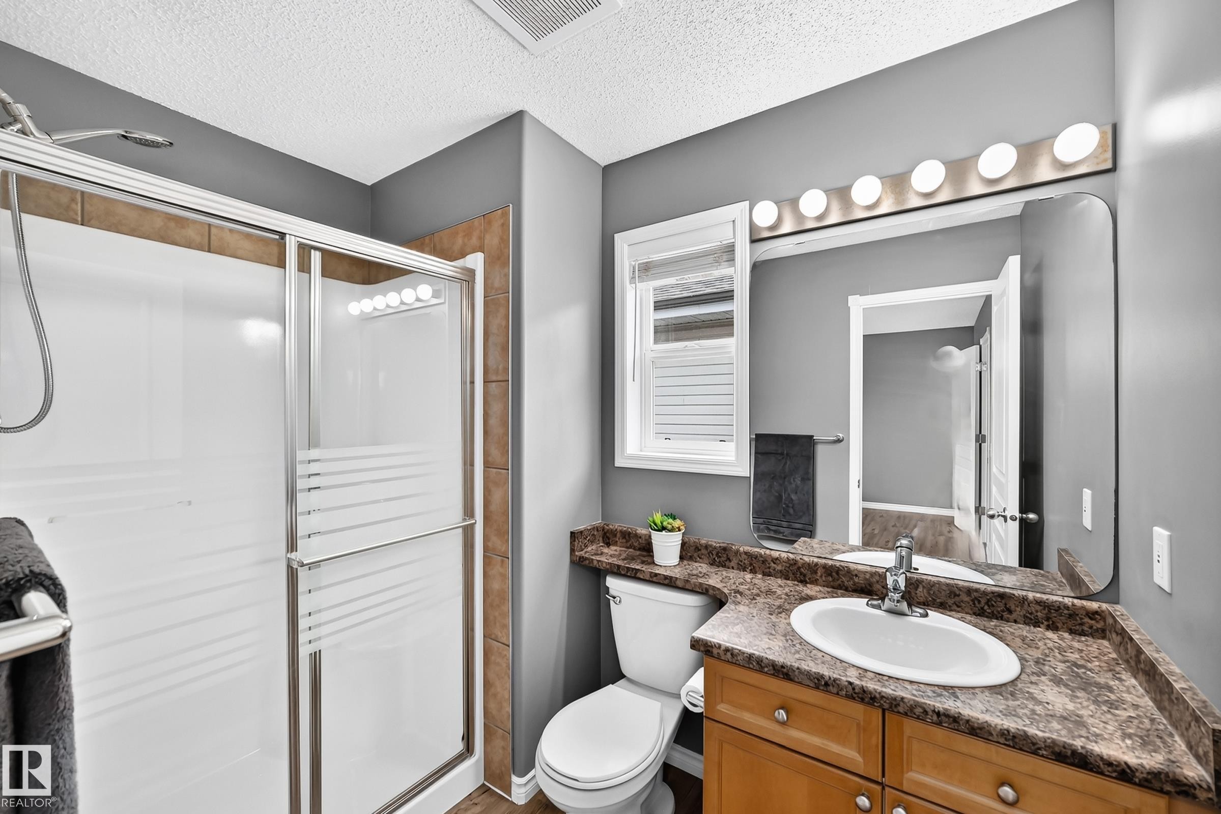 312 Gibb Close Nw, Edmonton, AB - Indoor Photo Showing Bathroom