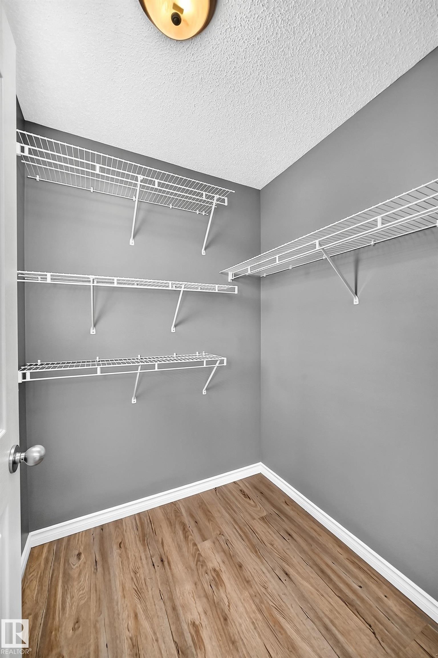 312 Gibb Close Nw, Edmonton, AB - Indoor With Storage
