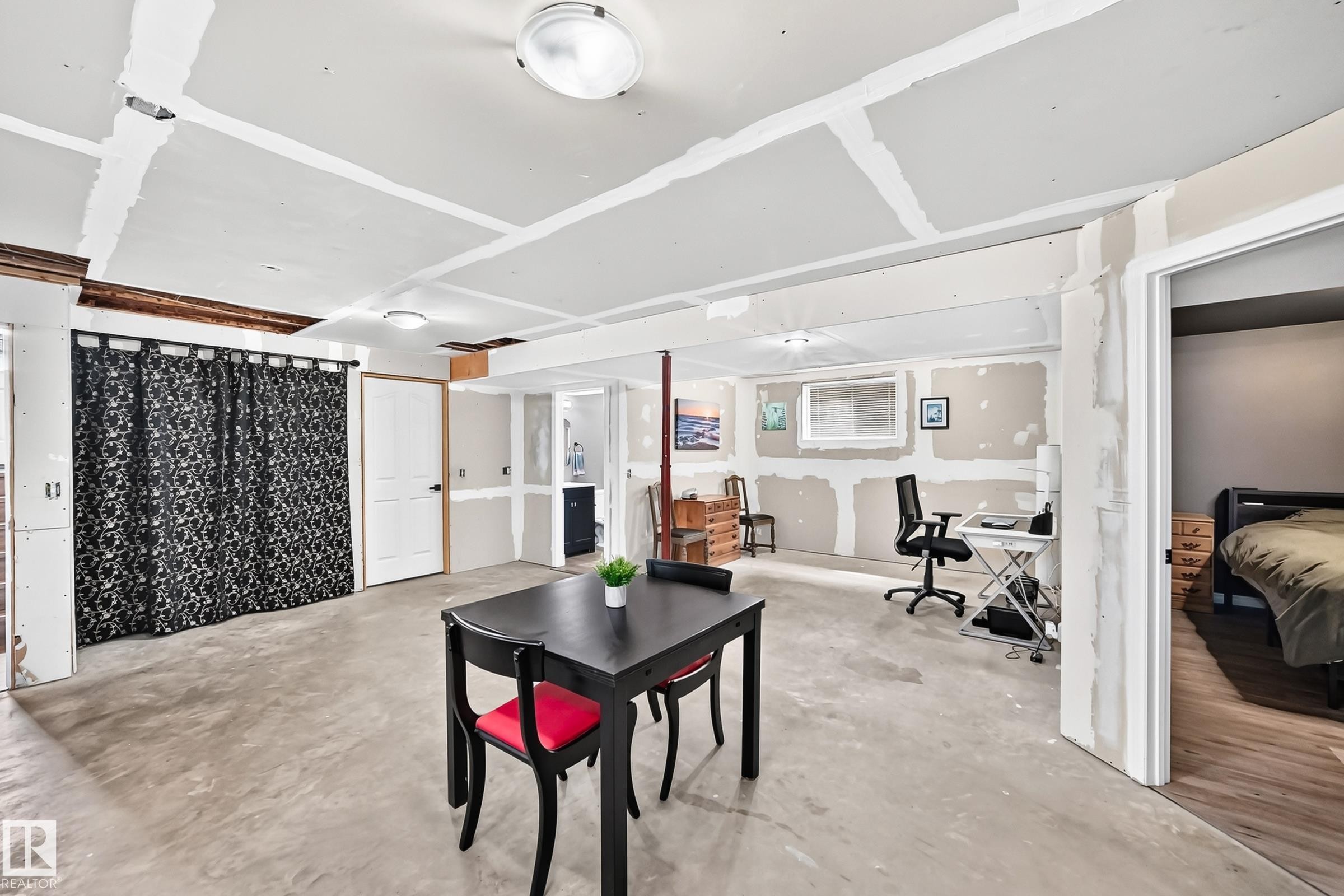 312 Gibb Close Nw, Edmonton, AB - Indoor
