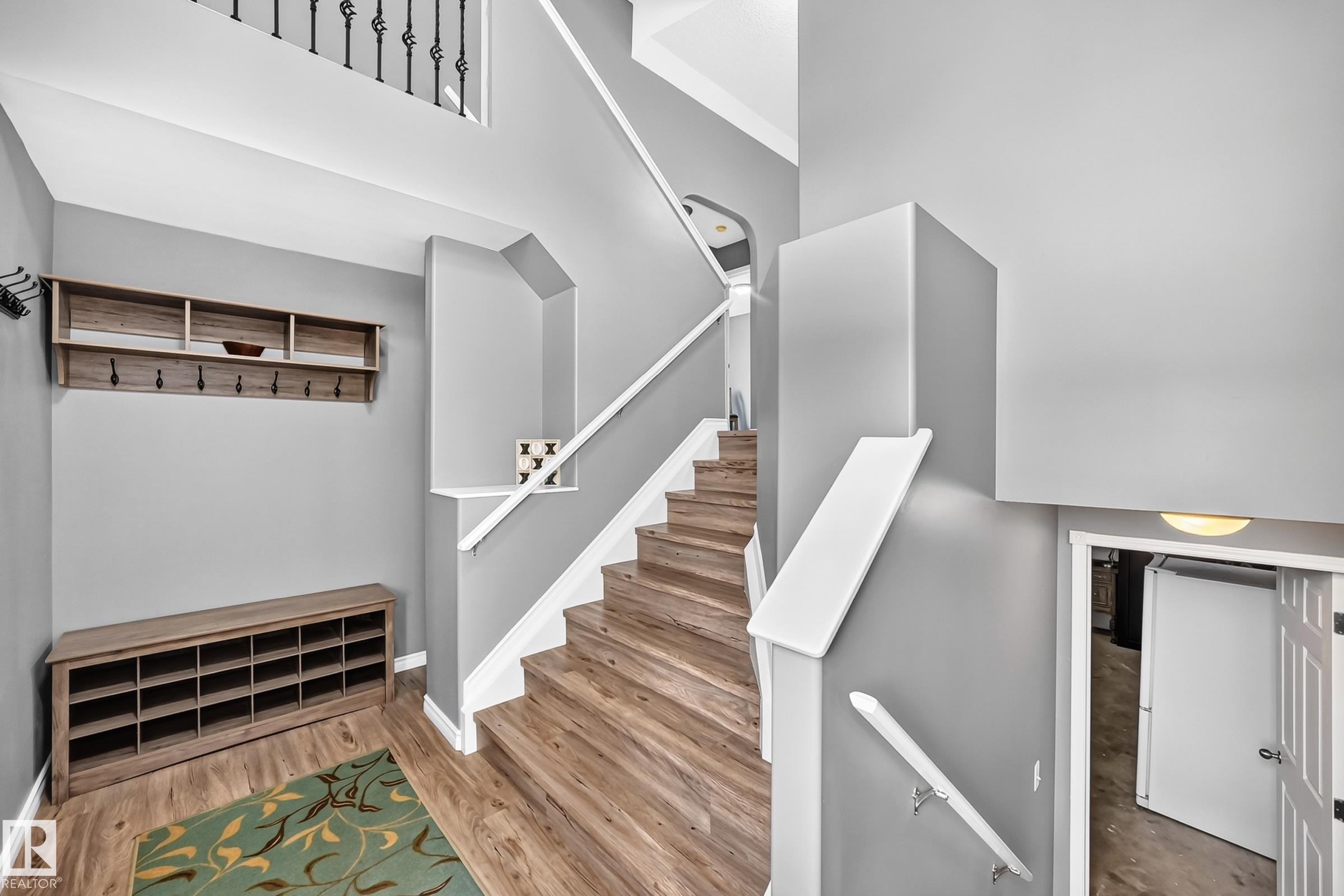 312 Gibb Close Nw, Edmonton, AB - Indoor Photo Showing Other Room