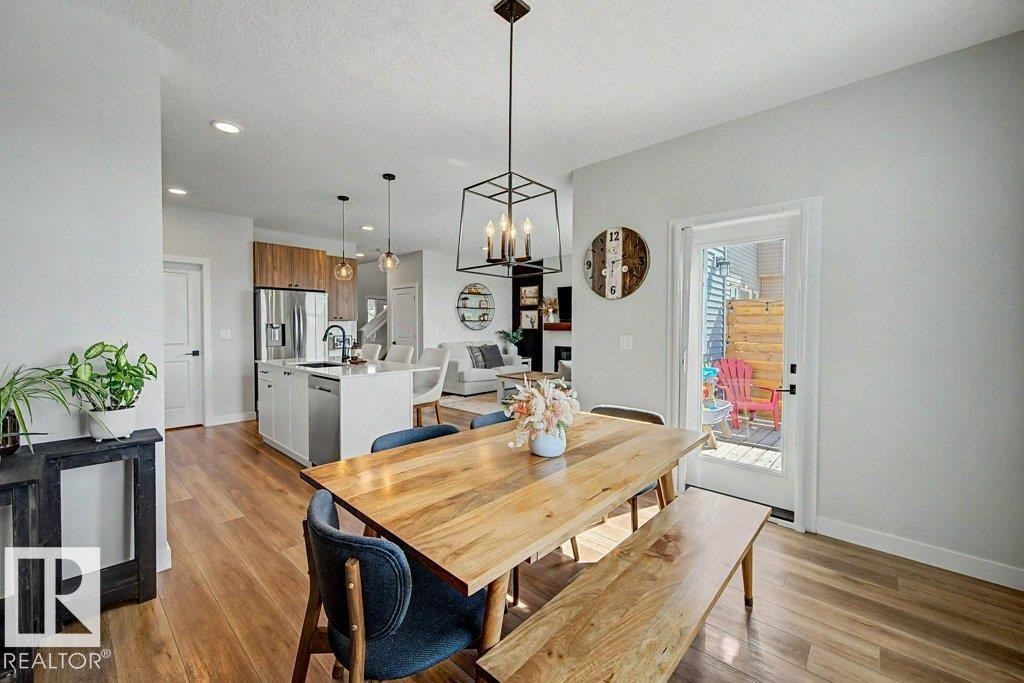 243 Brickyard Cove, Stony Plain, AB - Indoor Photo Showing Dining Room