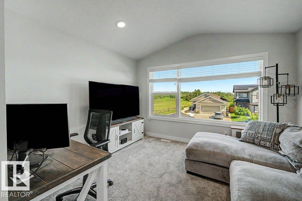 243 Brickyard Cove, Stony Plain, AB - Indoor Photo Showing Living Room