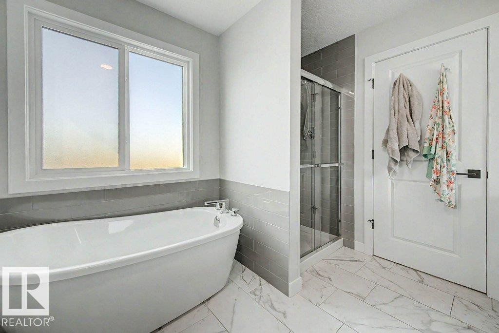 243 Brickyard Cove, Stony Plain, AB - Indoor Photo Showing Bathroom