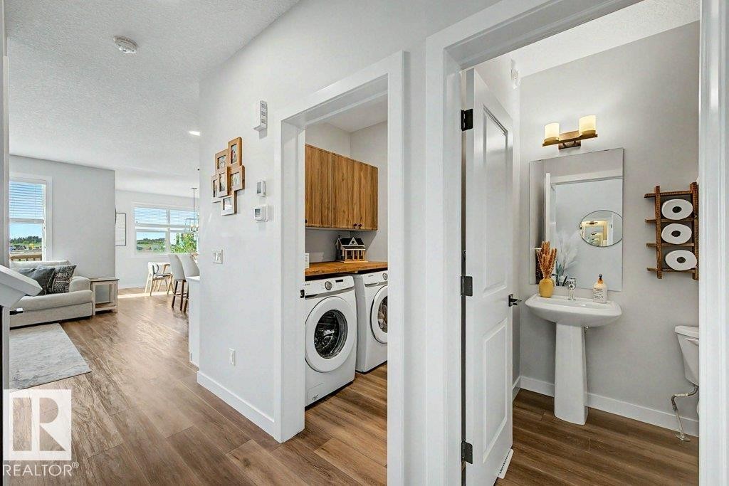 243 Brickyard Cove, Stony Plain, AB - Indoor Photo Showing Laundry Room