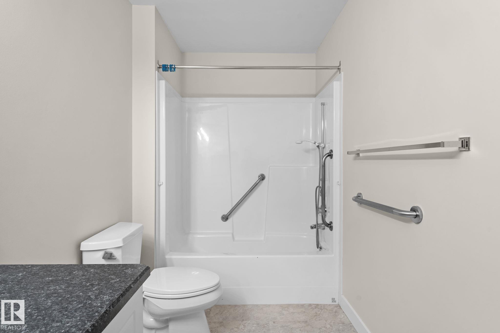#243 13441 127 St Nw, Edmonton, AB - Indoor Photo Showing Bathroom