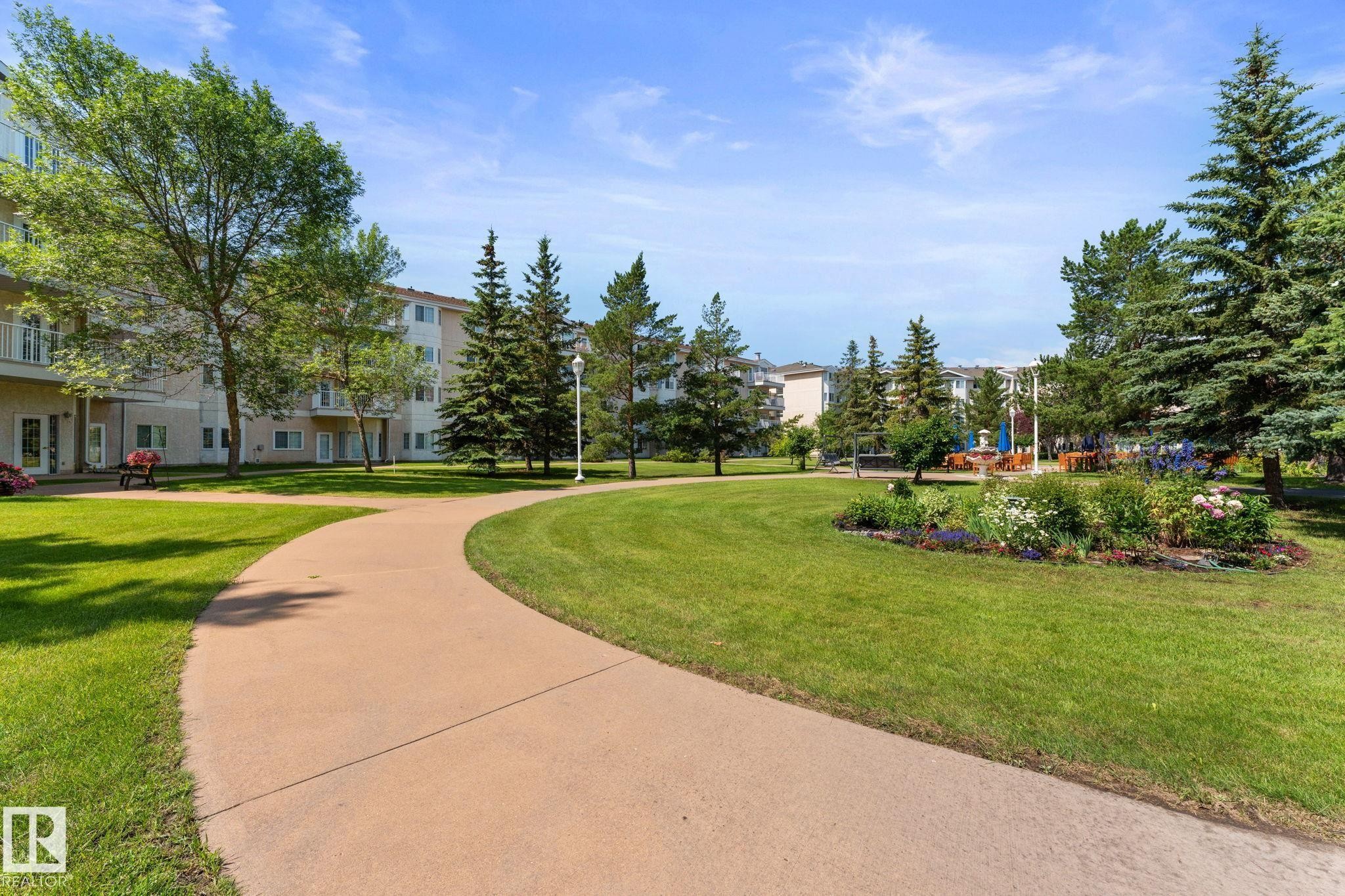 #243 13441 127 St Nw, Edmonton, AB - Outdoor