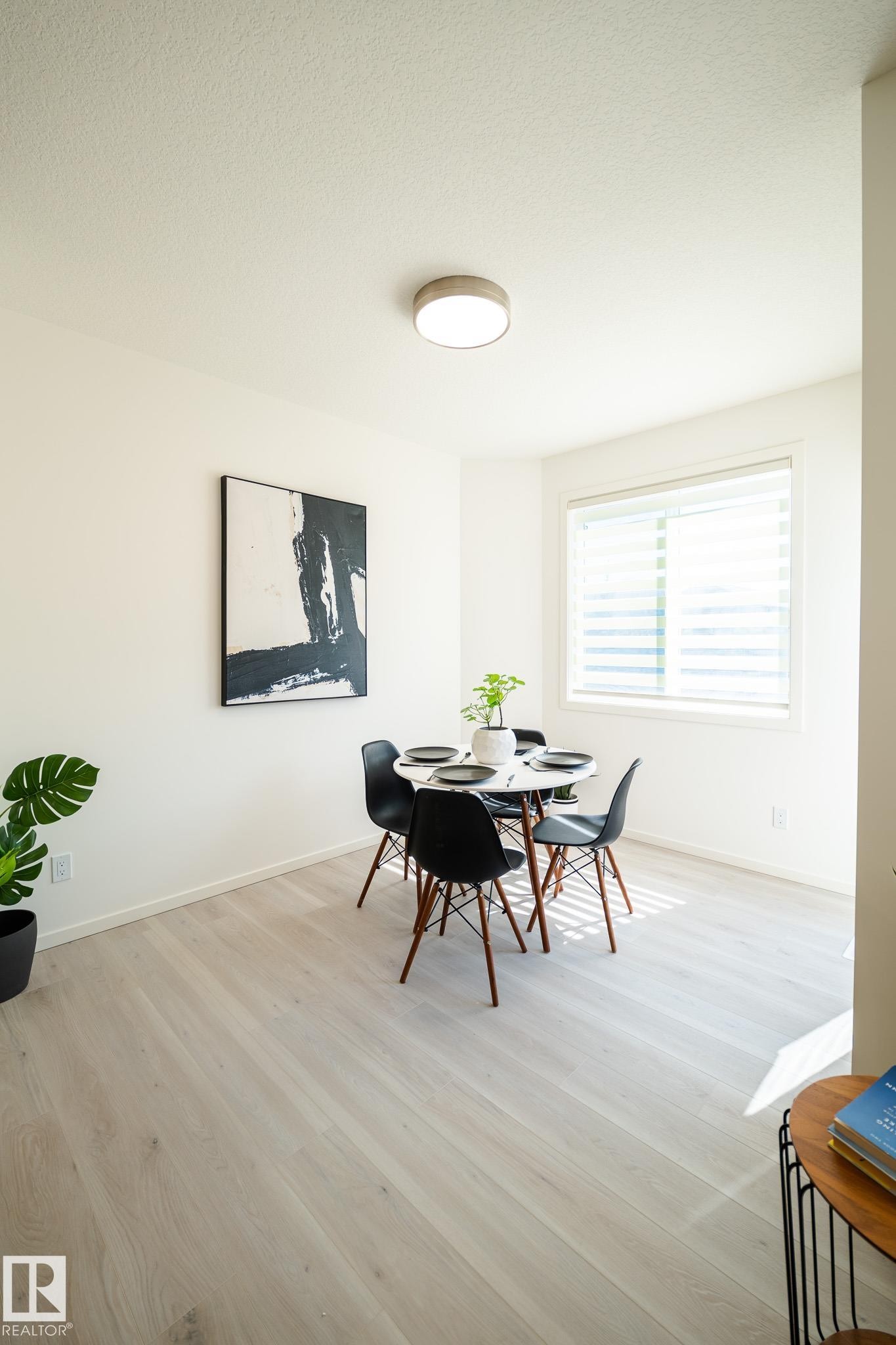 7705 174A Avenue, Edmonton, AB - Indoor Photo Showing Dining Room