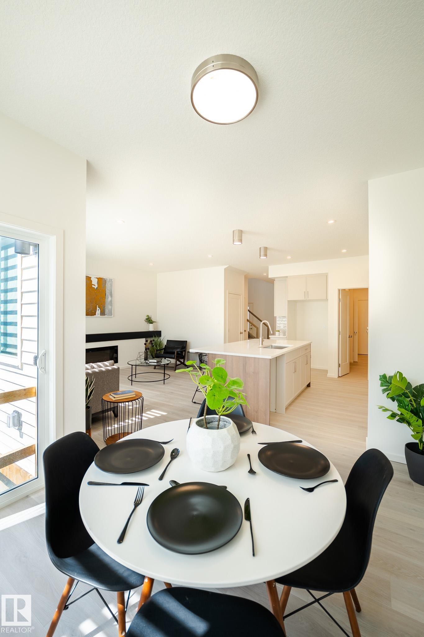 7705 174A Avenue, Edmonton, AB - Indoor Photo Showing Dining Room
