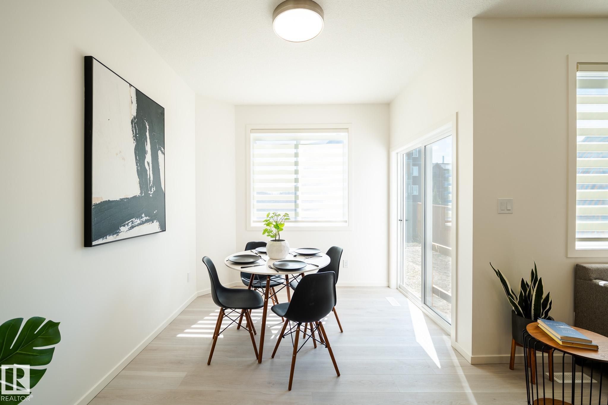 7705 174A Avenue, Edmonton, AB - Indoor Photo Showing Dining Room