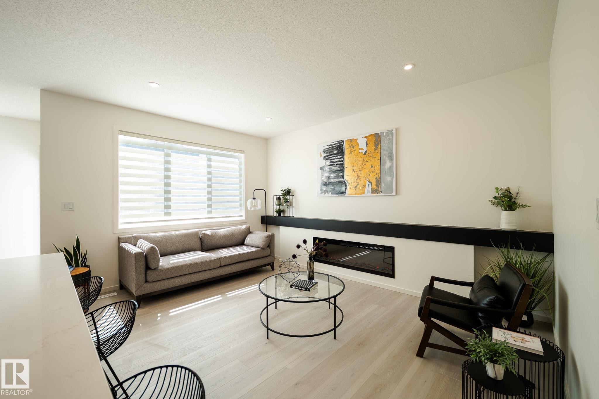 7705 174A Avenue, Edmonton, AB - Indoor Photo Showing Other Room