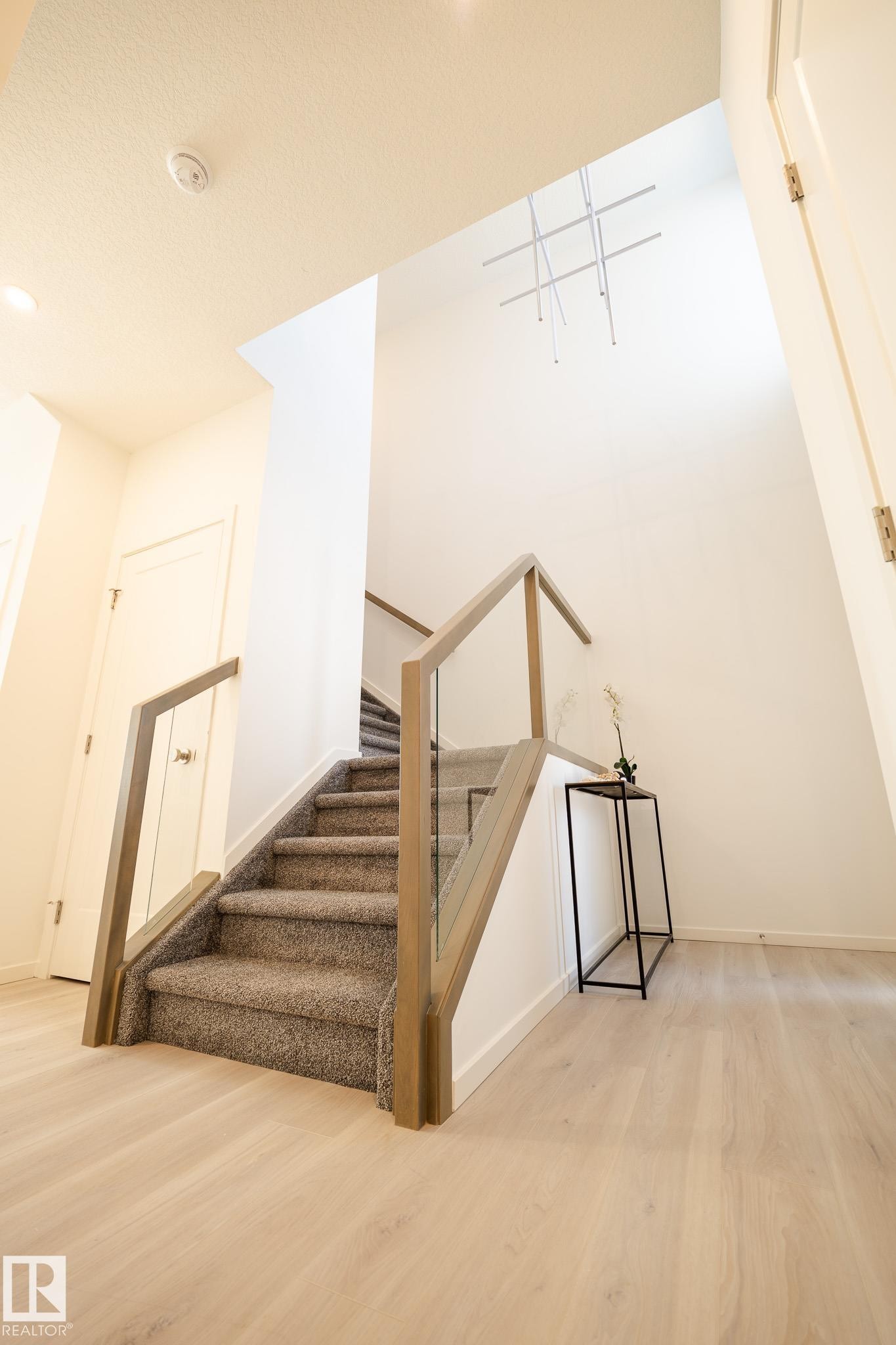 7705 174A Avenue, Edmonton, AB - Indoor Photo Showing Other Room