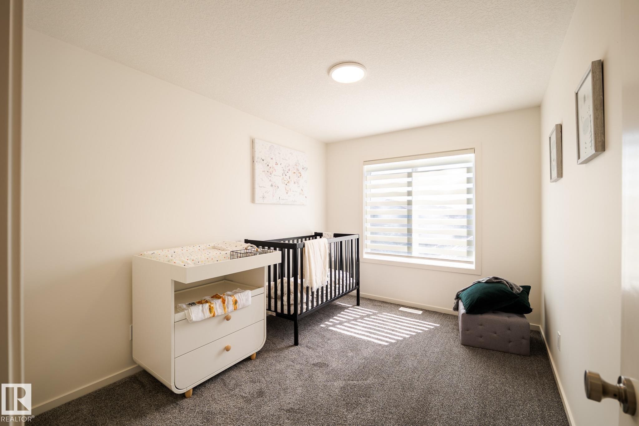 7705 174A Avenue, Edmonton, AB - Indoor Photo Showing Bedroom