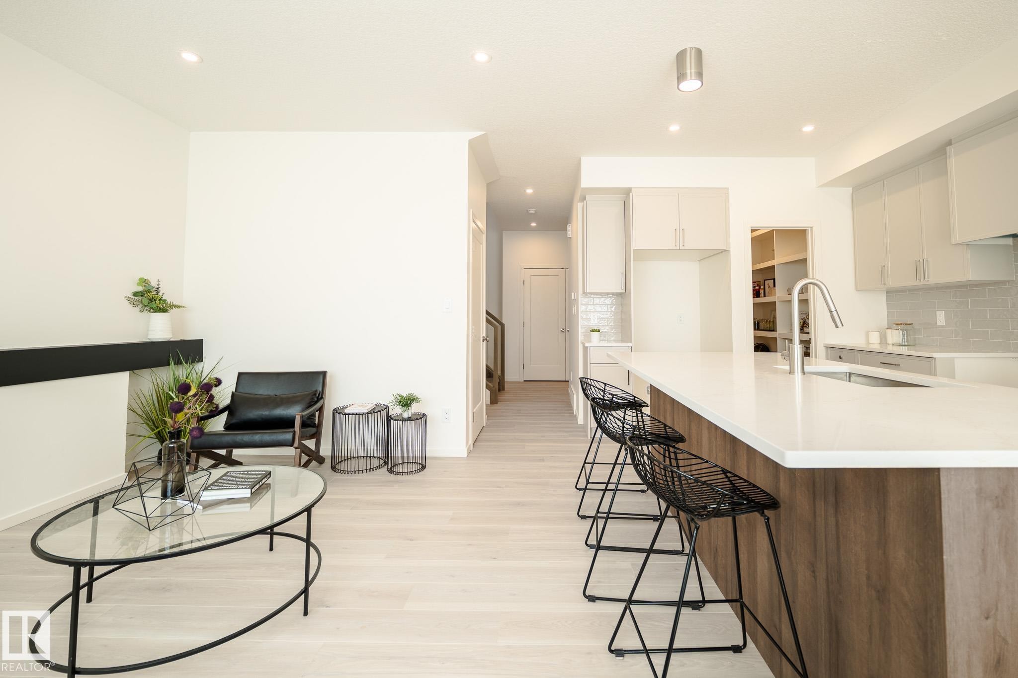 7705 174A Avenue, Edmonton, AB - Indoor Photo Showing Kitchen