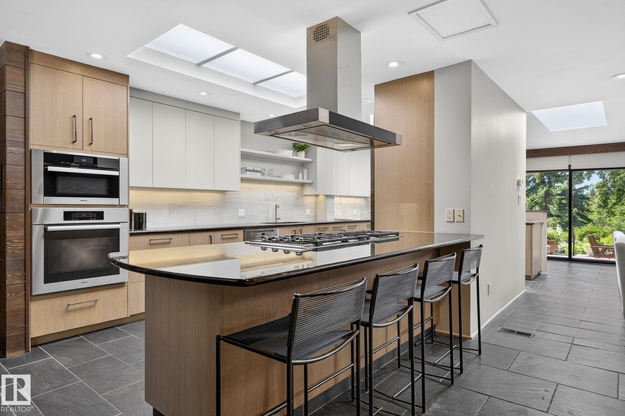 59 Westbrook Drive Nw, Edmonton, AB - Indoor Photo Showing Kitchen
