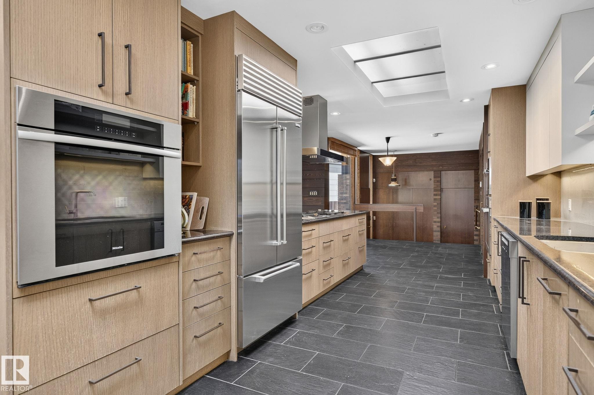 59 Westbrook Drive Nw, Edmonton, AB - Indoor Photo Showing Kitchen
