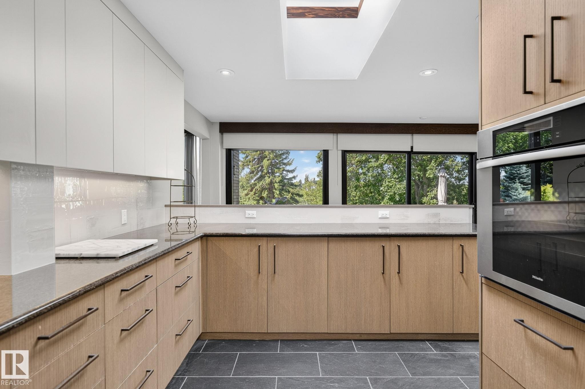 59 Westbrook Drive Nw, Edmonton, AB - Indoor Photo Showing Kitchen