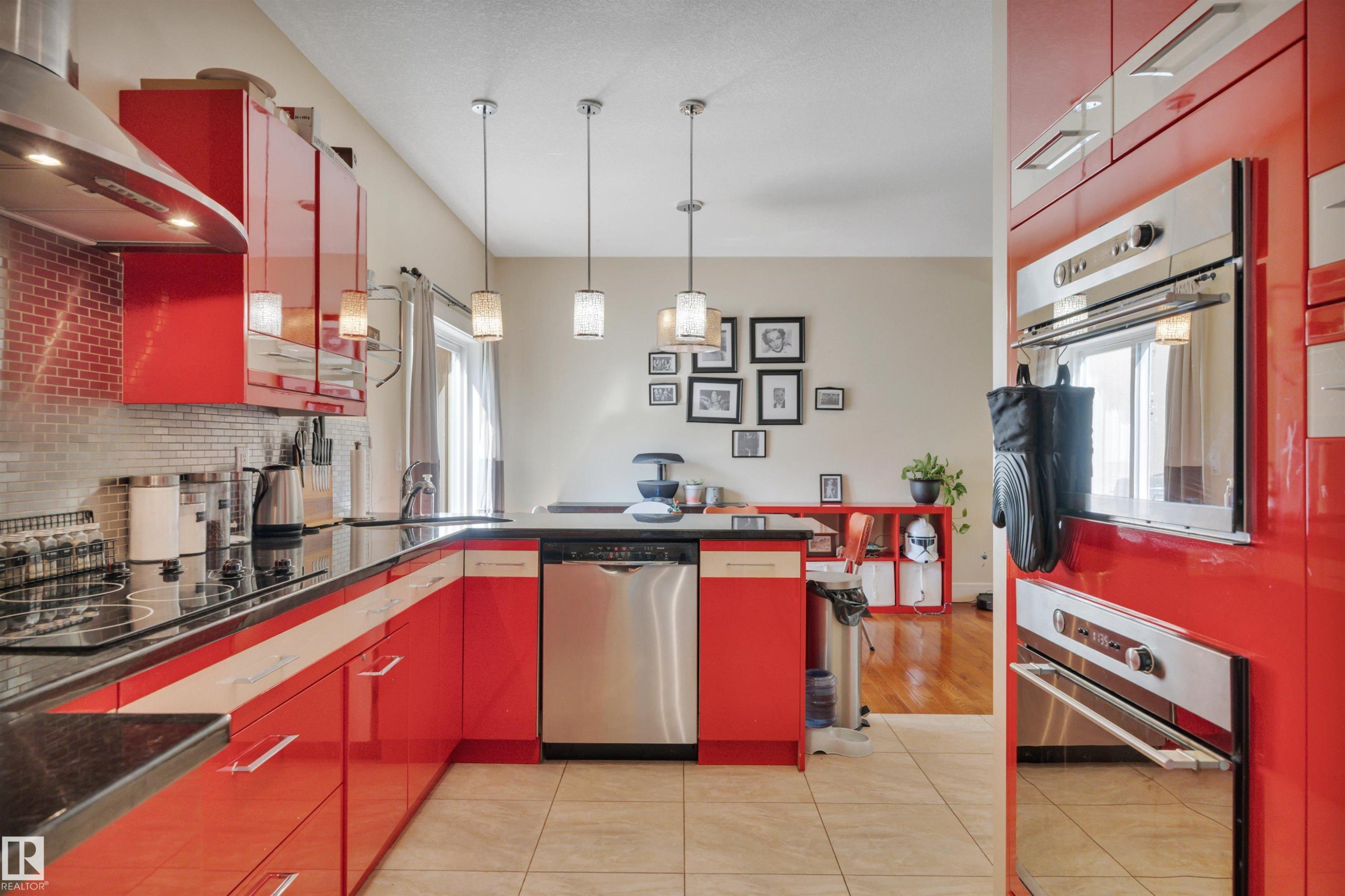 12205 112 Avenue, Edmonton, AB - Indoor Photo Showing Kitchen