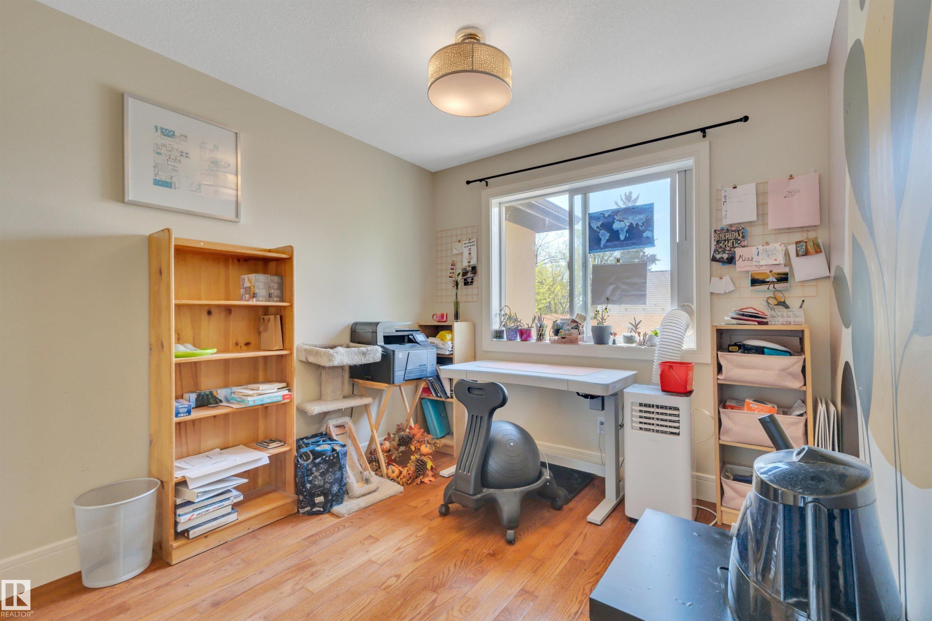 12205 112 Avenue, Edmonton, AB - Indoor Photo Showing Bedroom