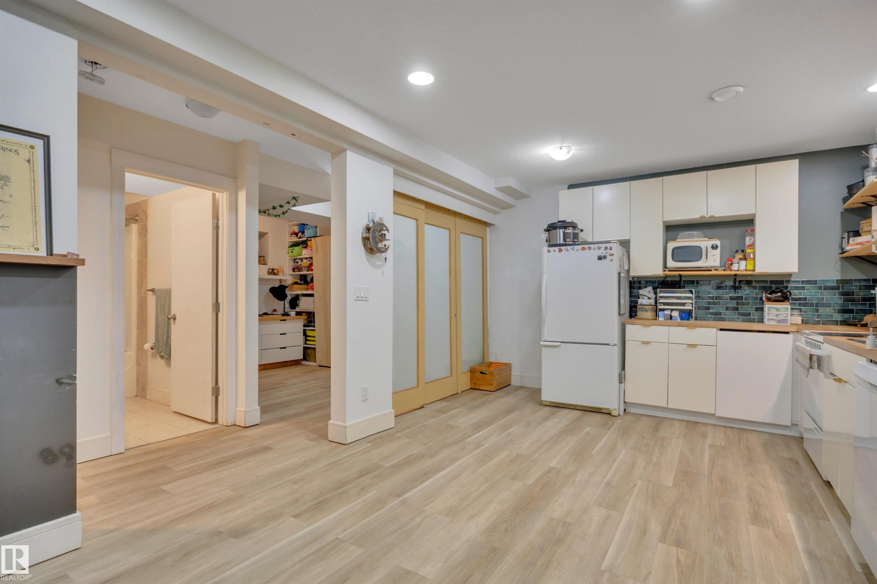 12205 112 Avenue, Edmonton, AB - Indoor