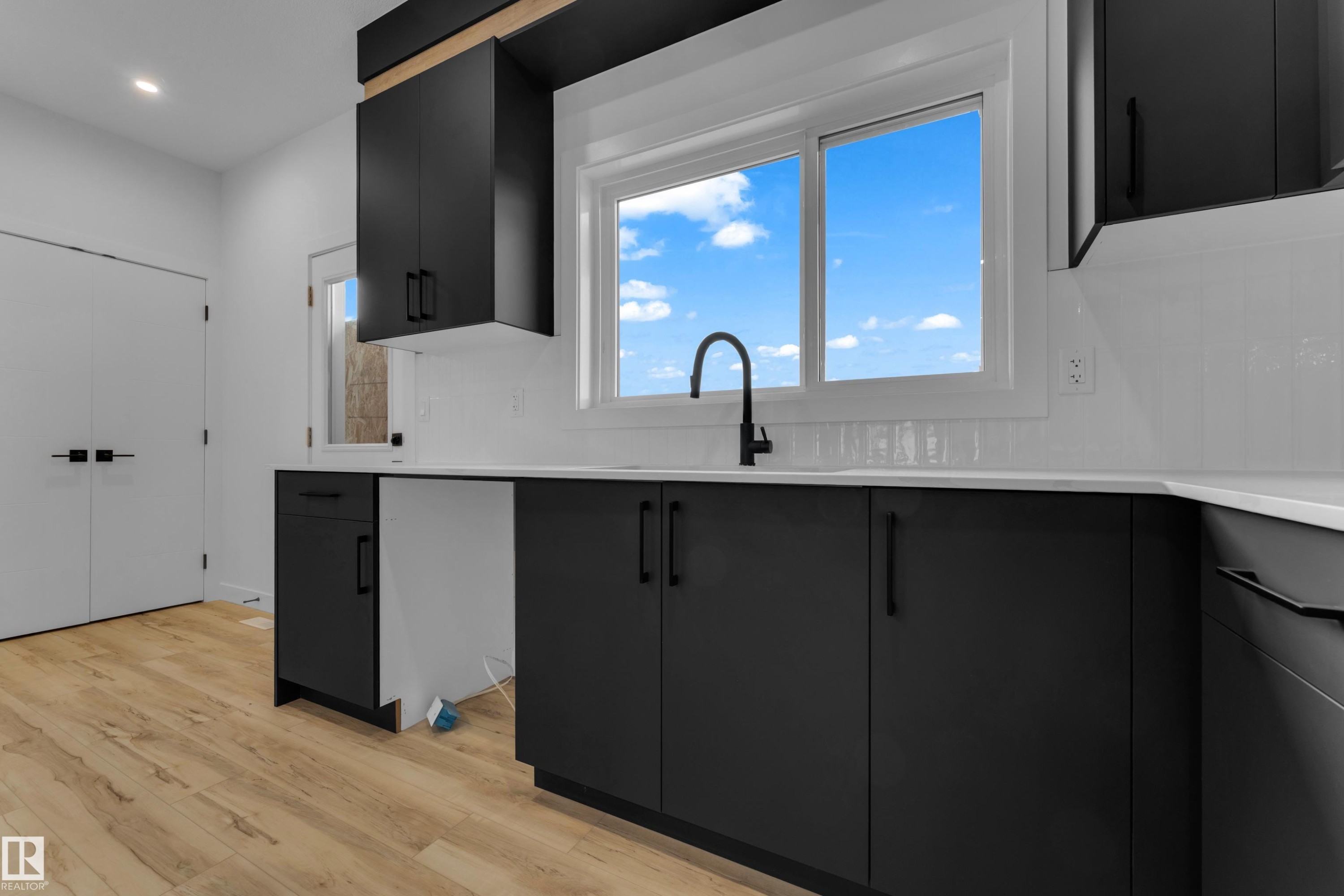 175 Graybriar Drive, Stony Plain, AB - Indoor Photo Showing Kitchen