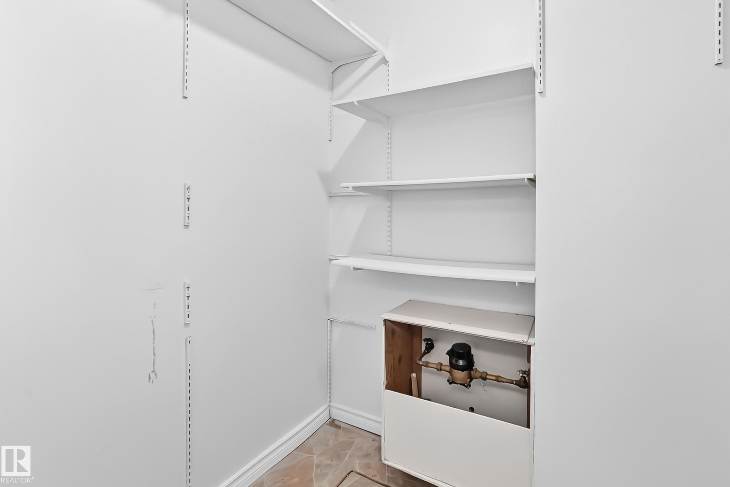 #40 3111 142 Av Nw, Edmonton, AB - Indoor With Storage