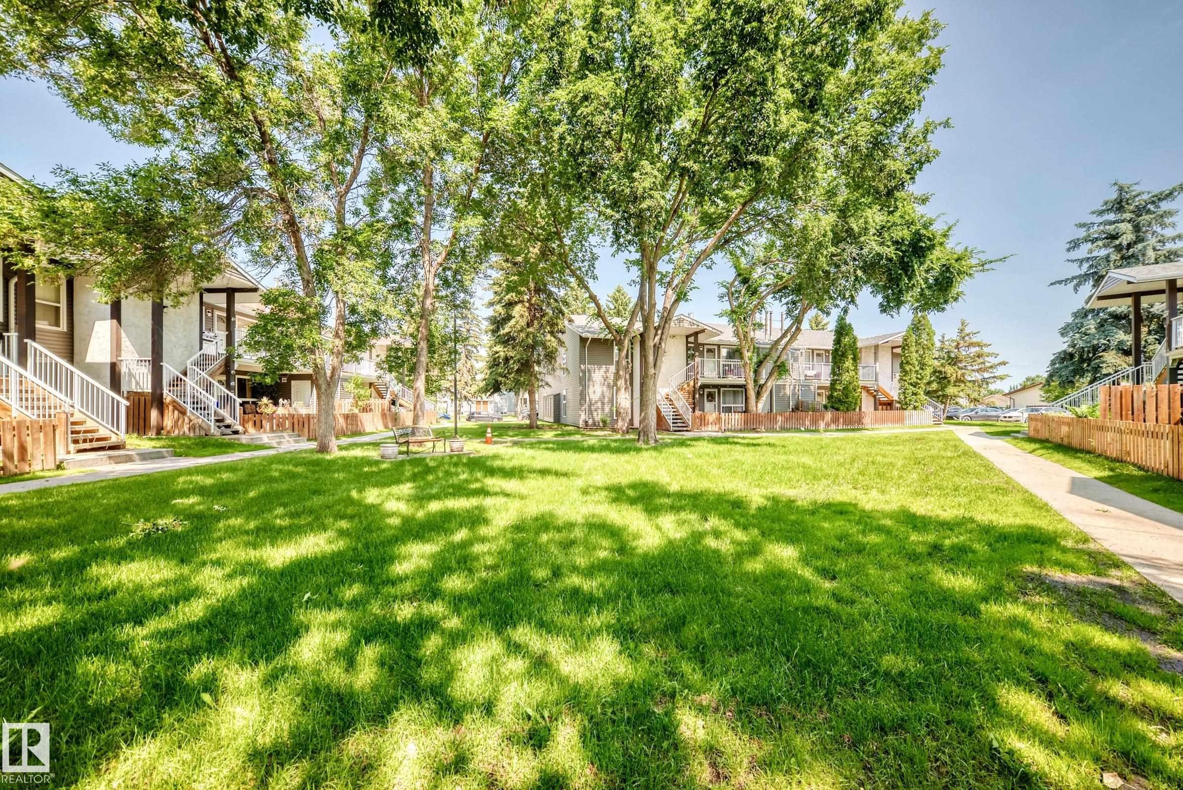 #40 3111 142 Av Nw, Edmonton, AB - Outdoor