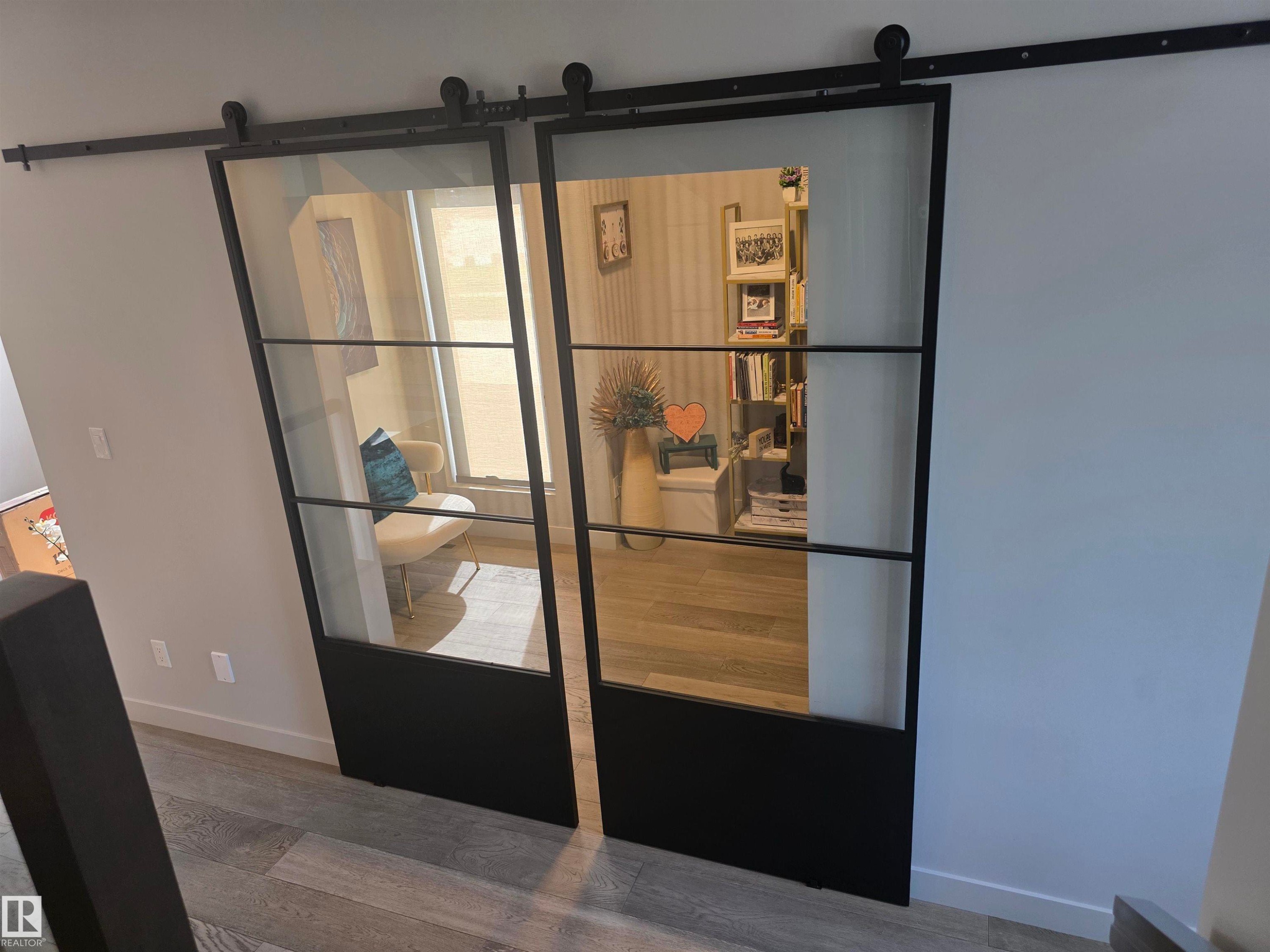 6805 Knox Loop Sw, Edmonton, AB - Indoor