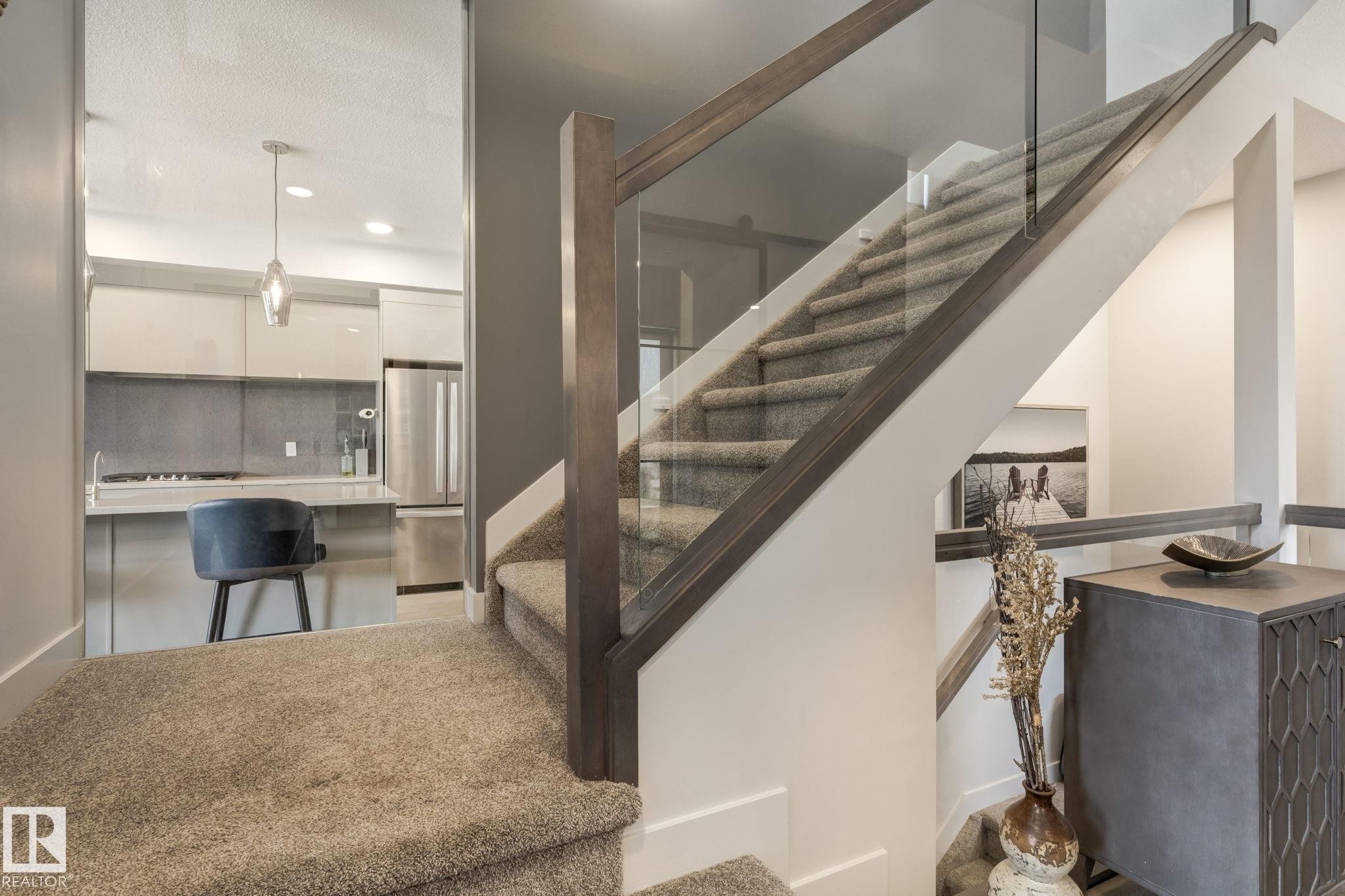 6805 Knox Loop Sw, Edmonton, AB - Indoor Photo Showing Other Room
