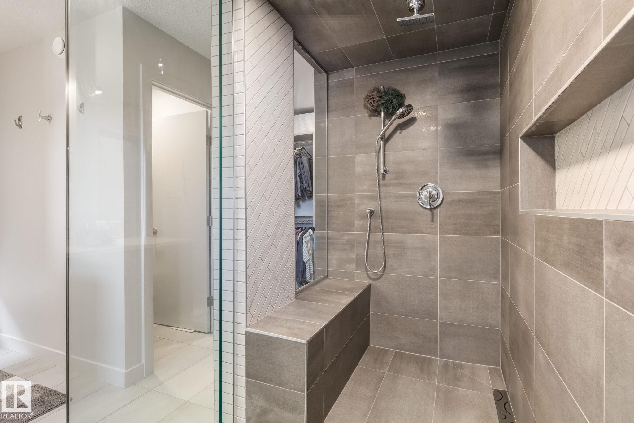 6805 Knox Loop Sw, Edmonton, AB - Indoor Photo Showing Bathroom