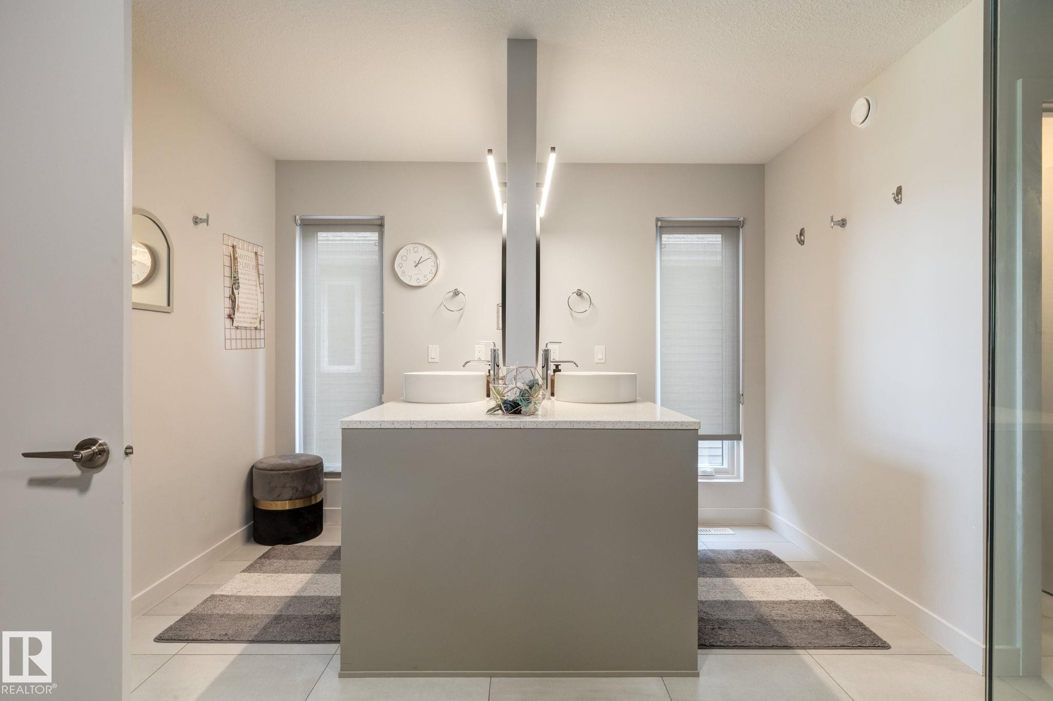 6805 Knox Loop Sw, Edmonton, AB - Indoor Photo Showing Bathroom
